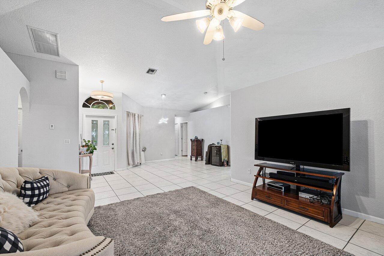 7600 Cocoanut Drive