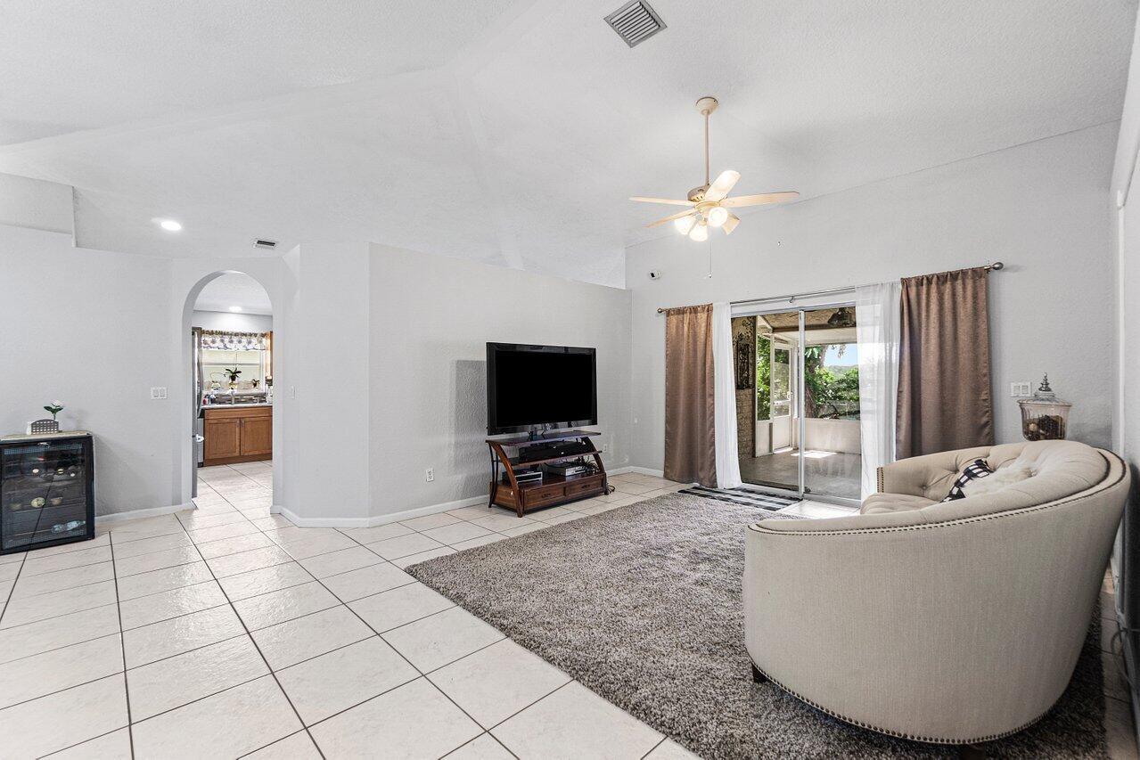 7600 Cocoanut Drive