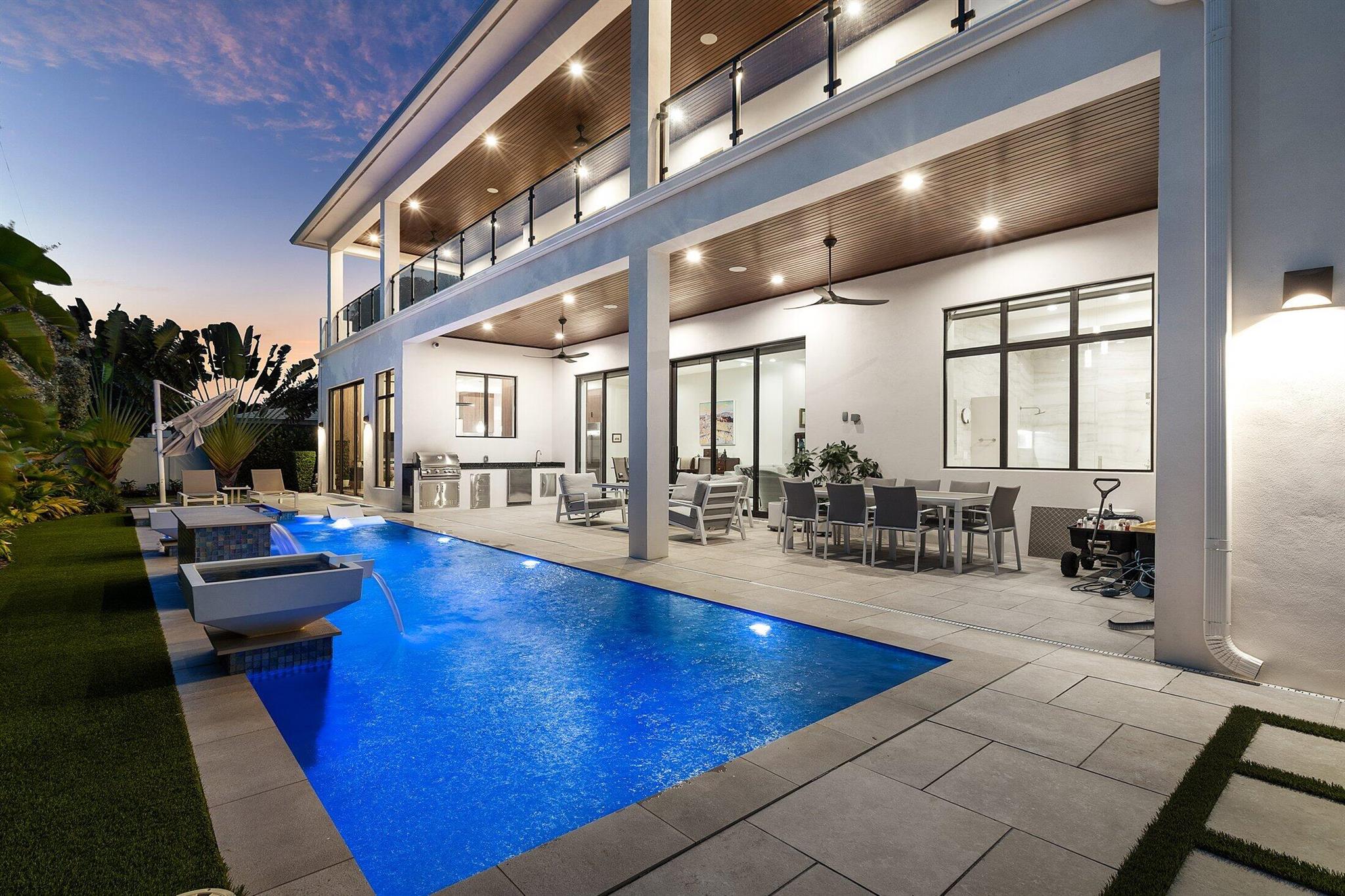 450 NE 10th Street