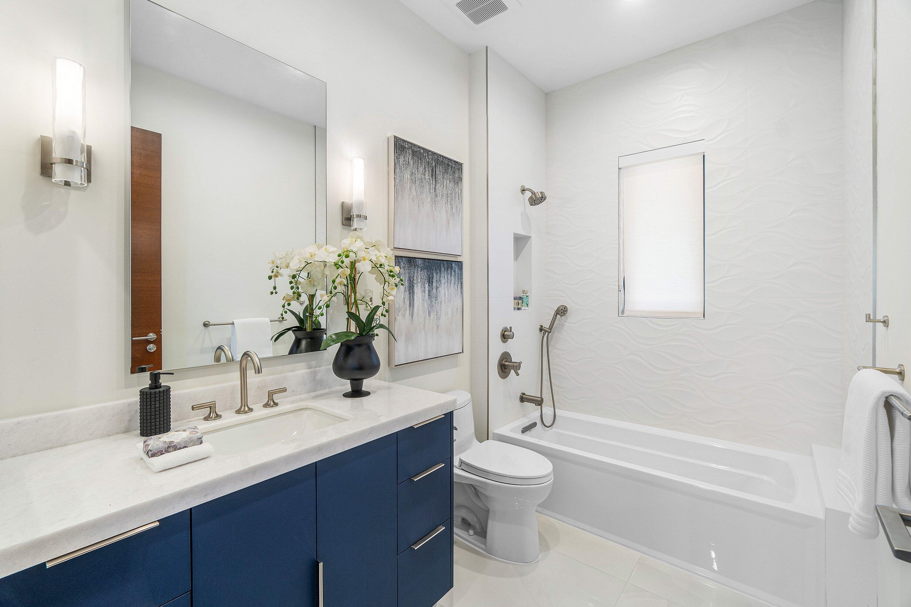 450 NE 10th Street