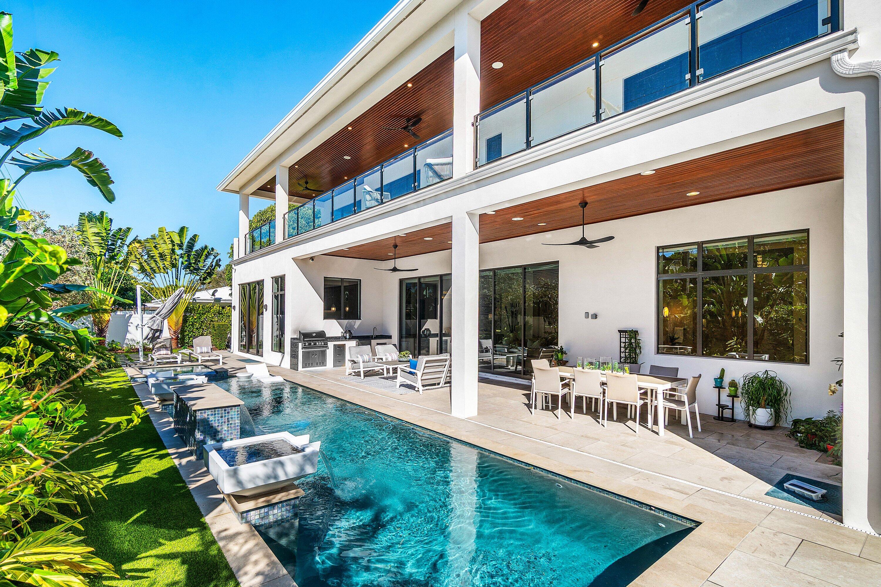450 NE 10th Street
