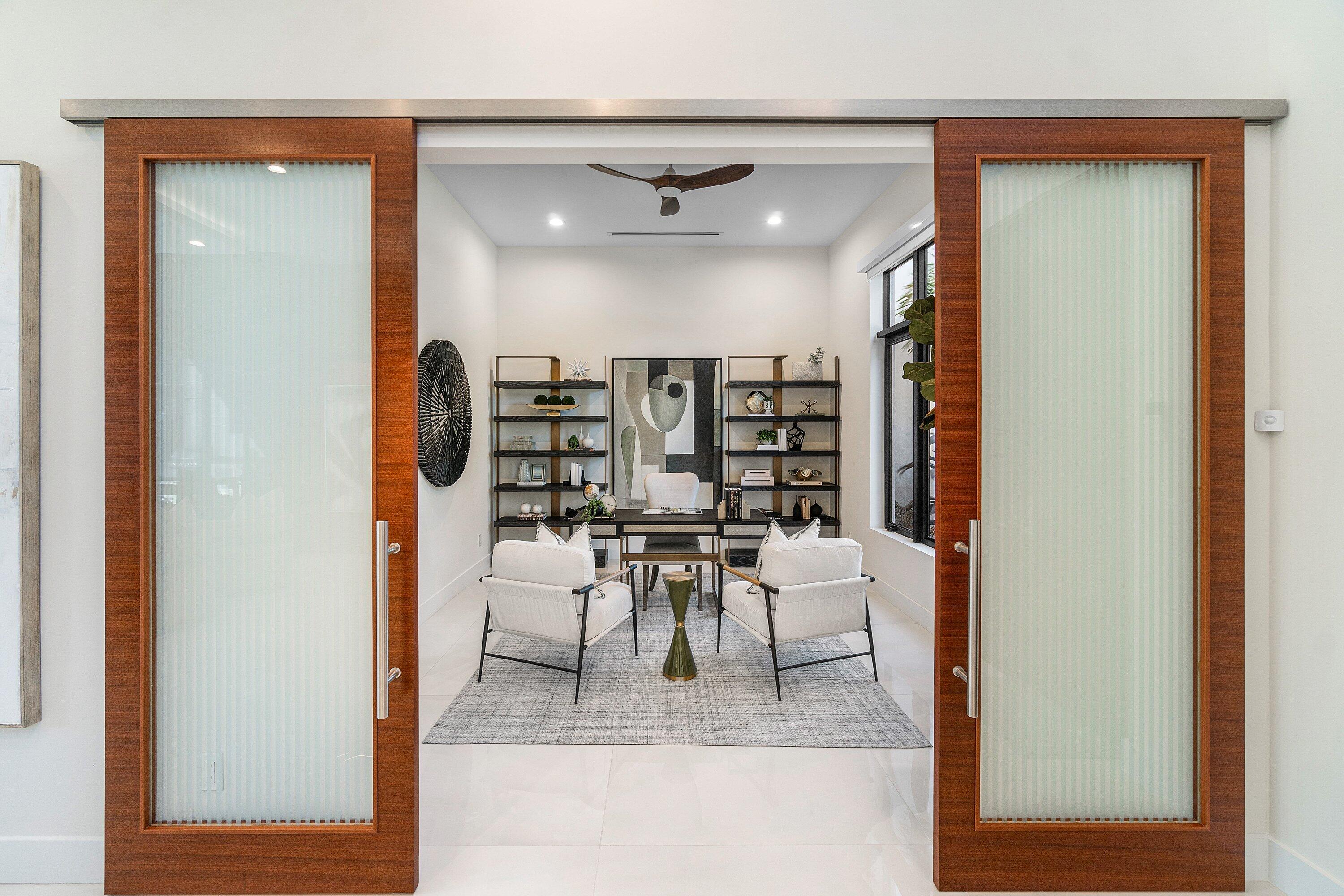 450 NE 10th Street
