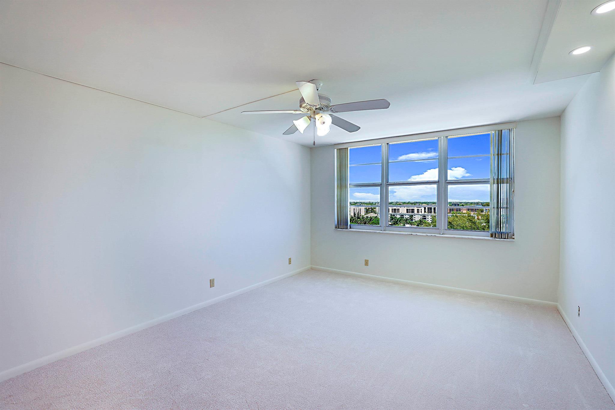 2121 N Ocean Boulevard 1202e