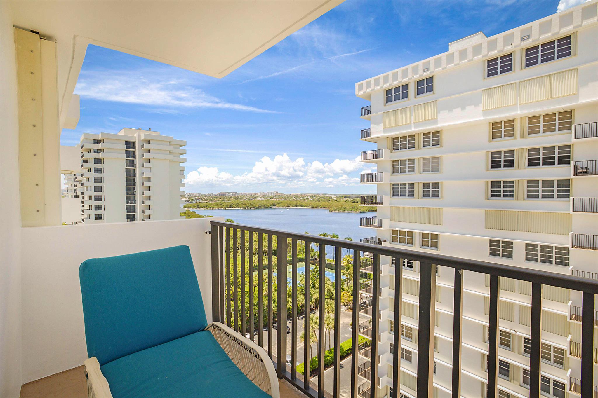 2121 N Ocean Boulevard 1202e