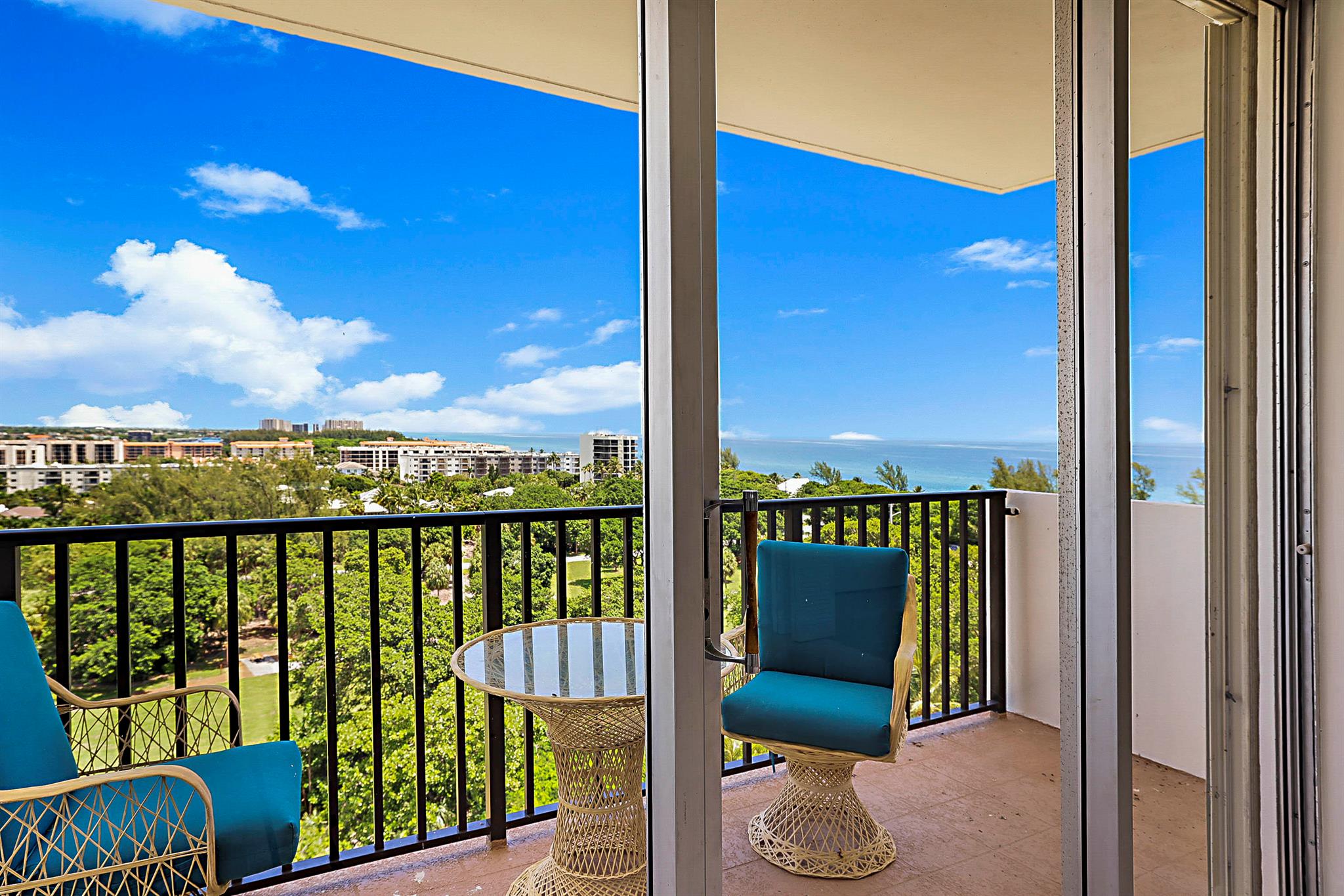 2121 N Ocean Boulevard 1202e