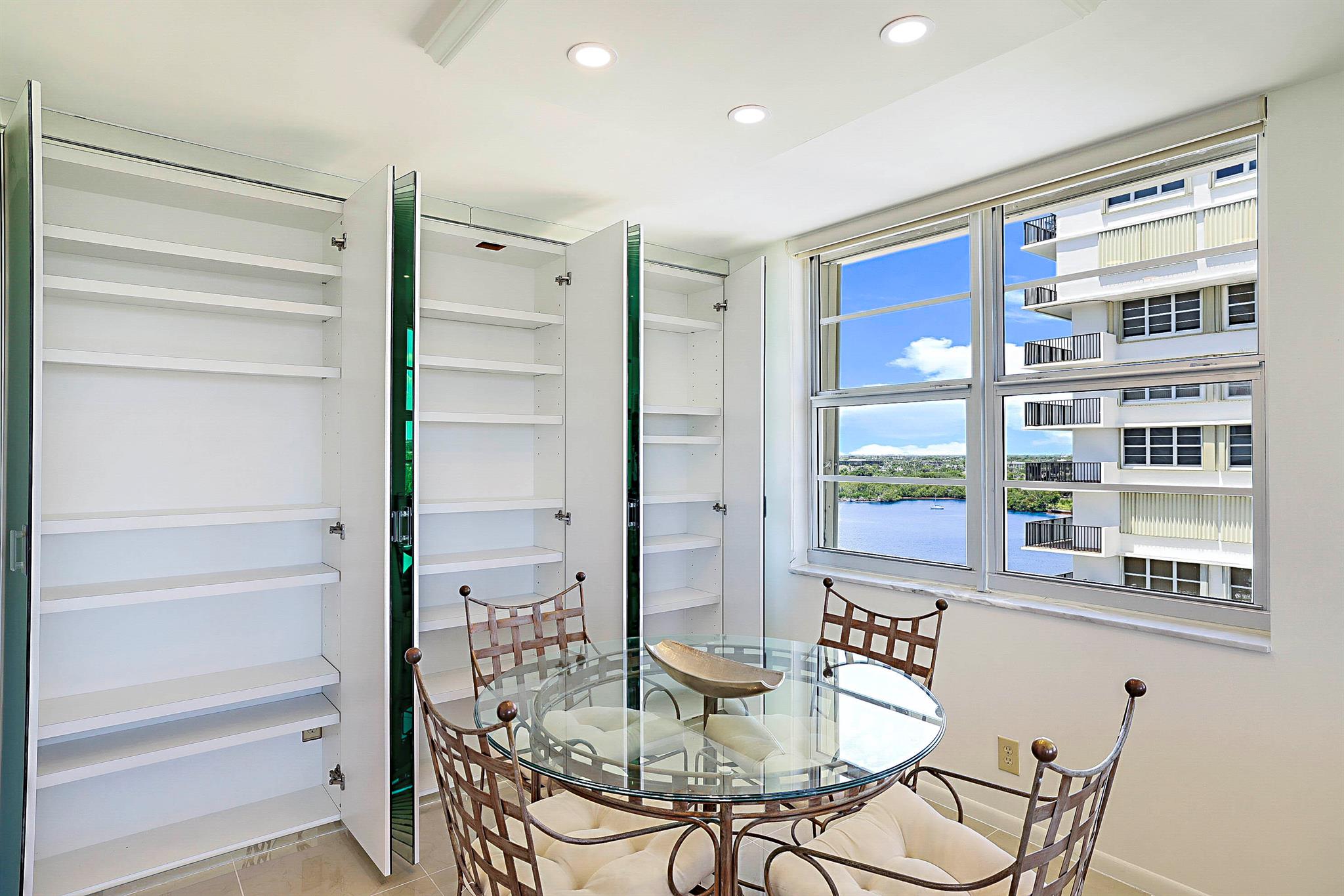2121 N Ocean Boulevard 1202e