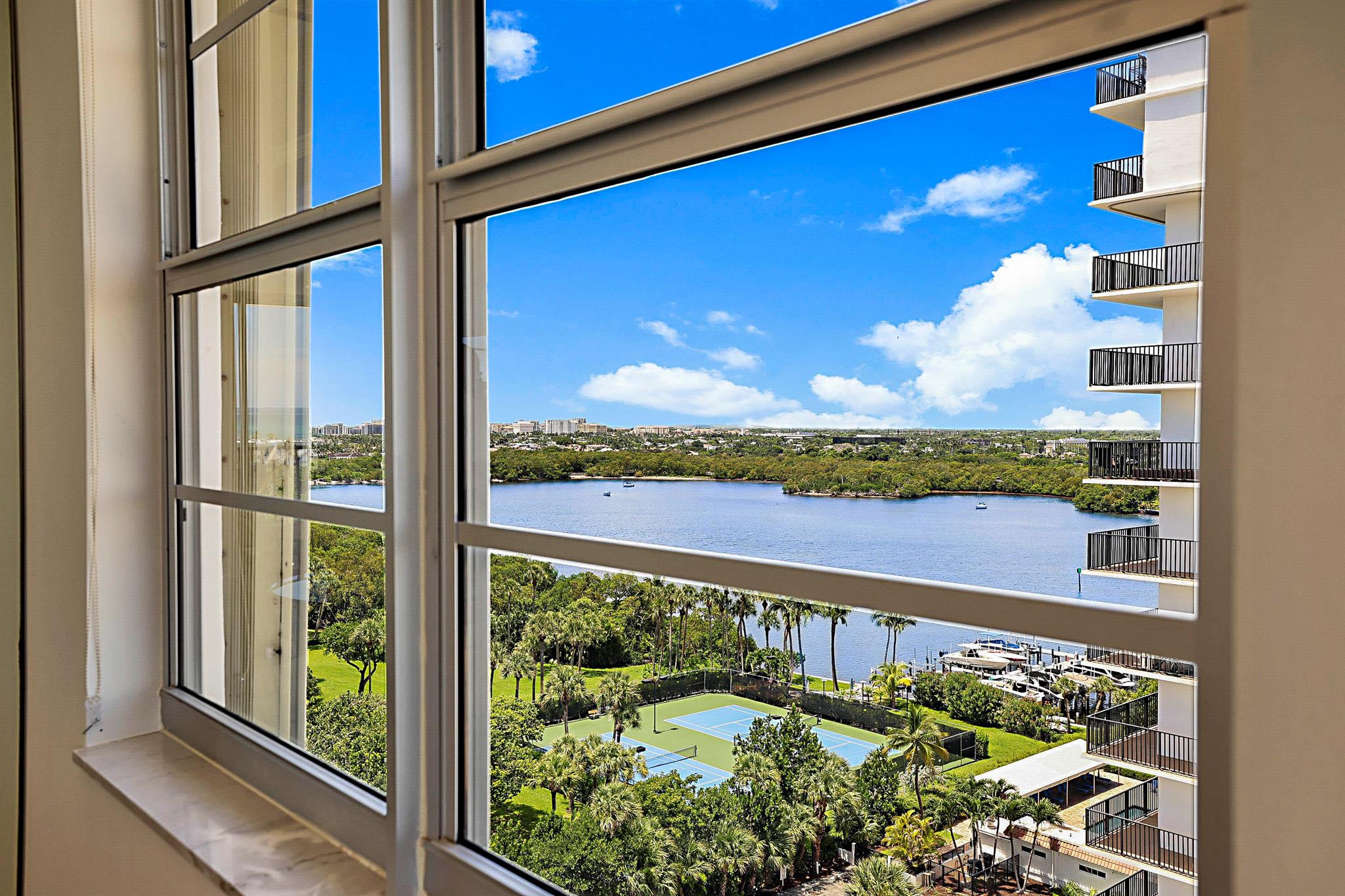 2121 N Ocean Boulevard 1202e