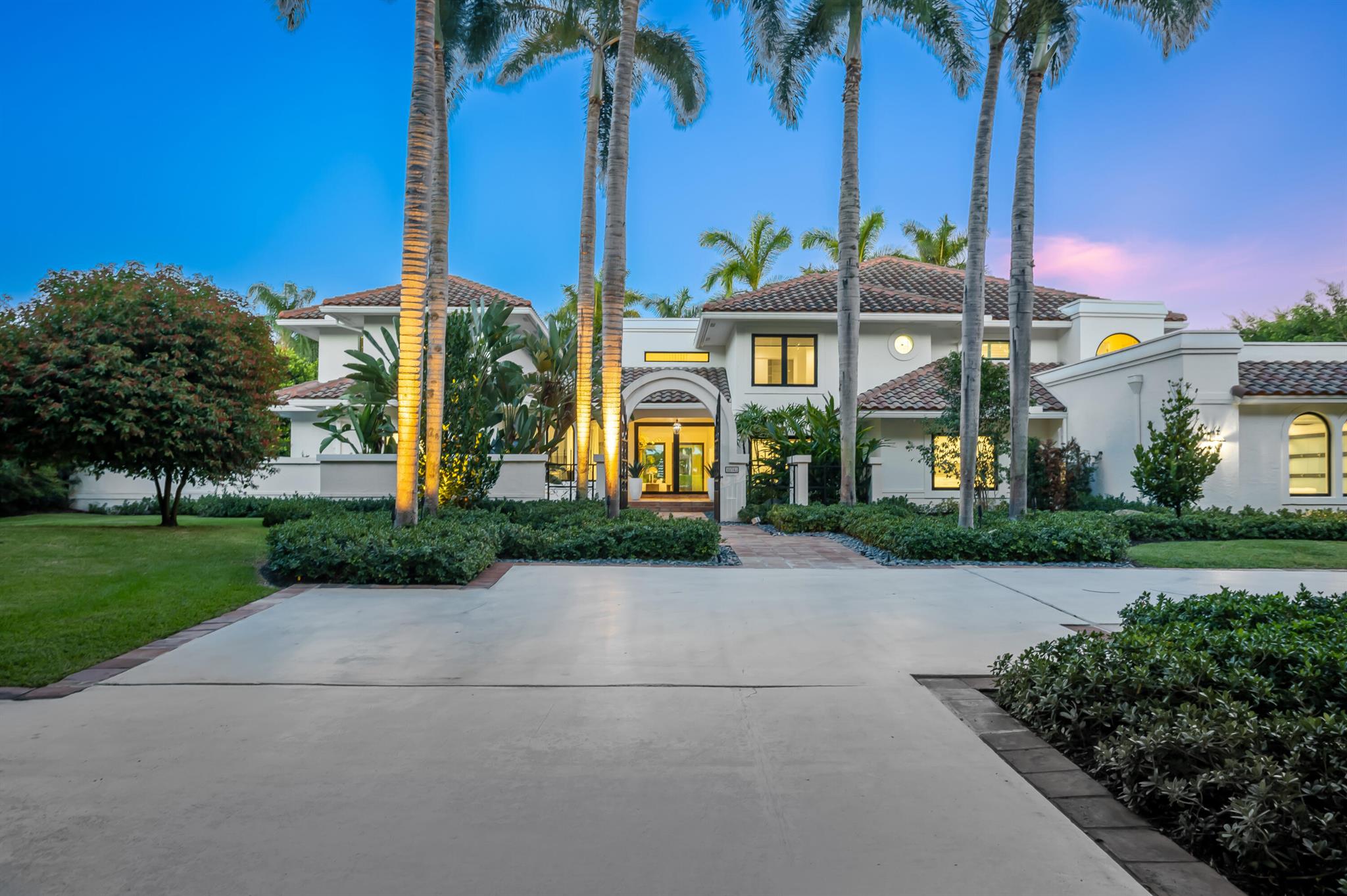 18743 Long Lake Drive