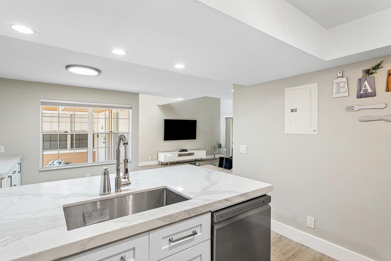 5292 Buckhead Circle 1030