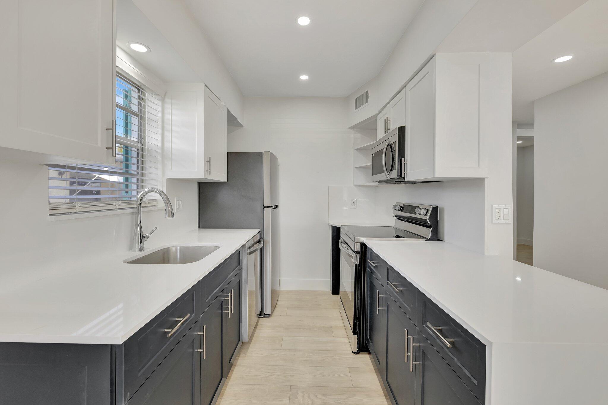 325 E Decarie Street