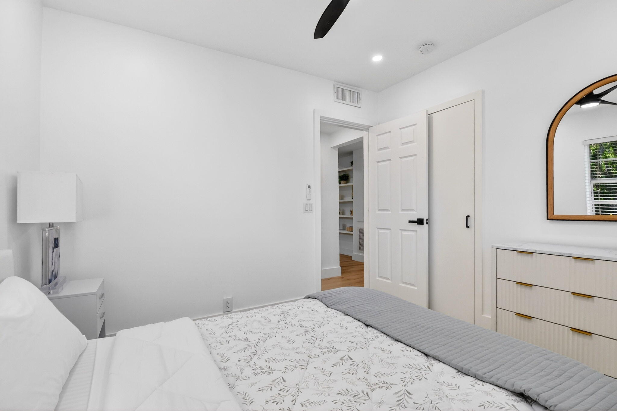325 E Decarie Street