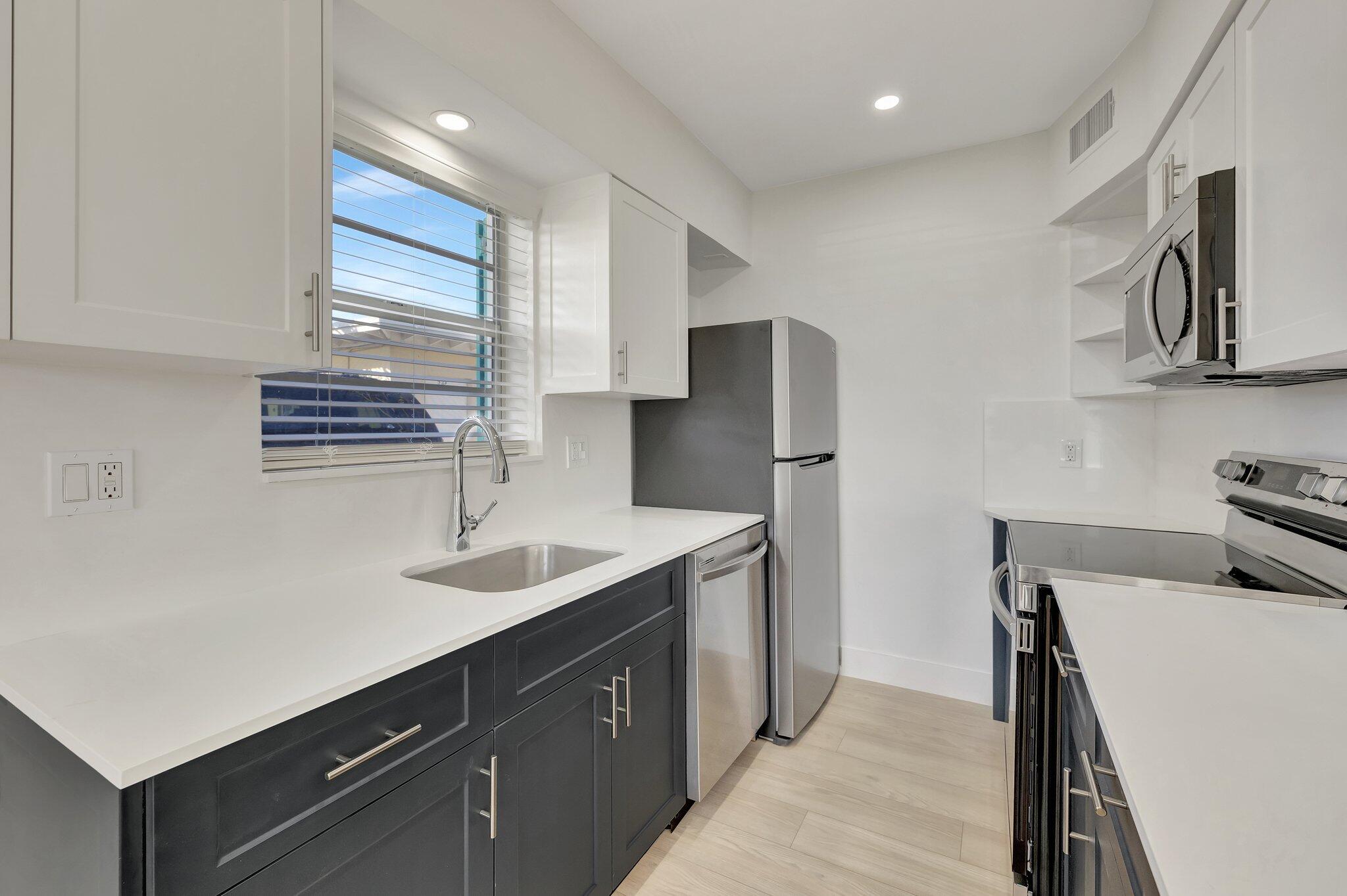 325 E Decarie Street
