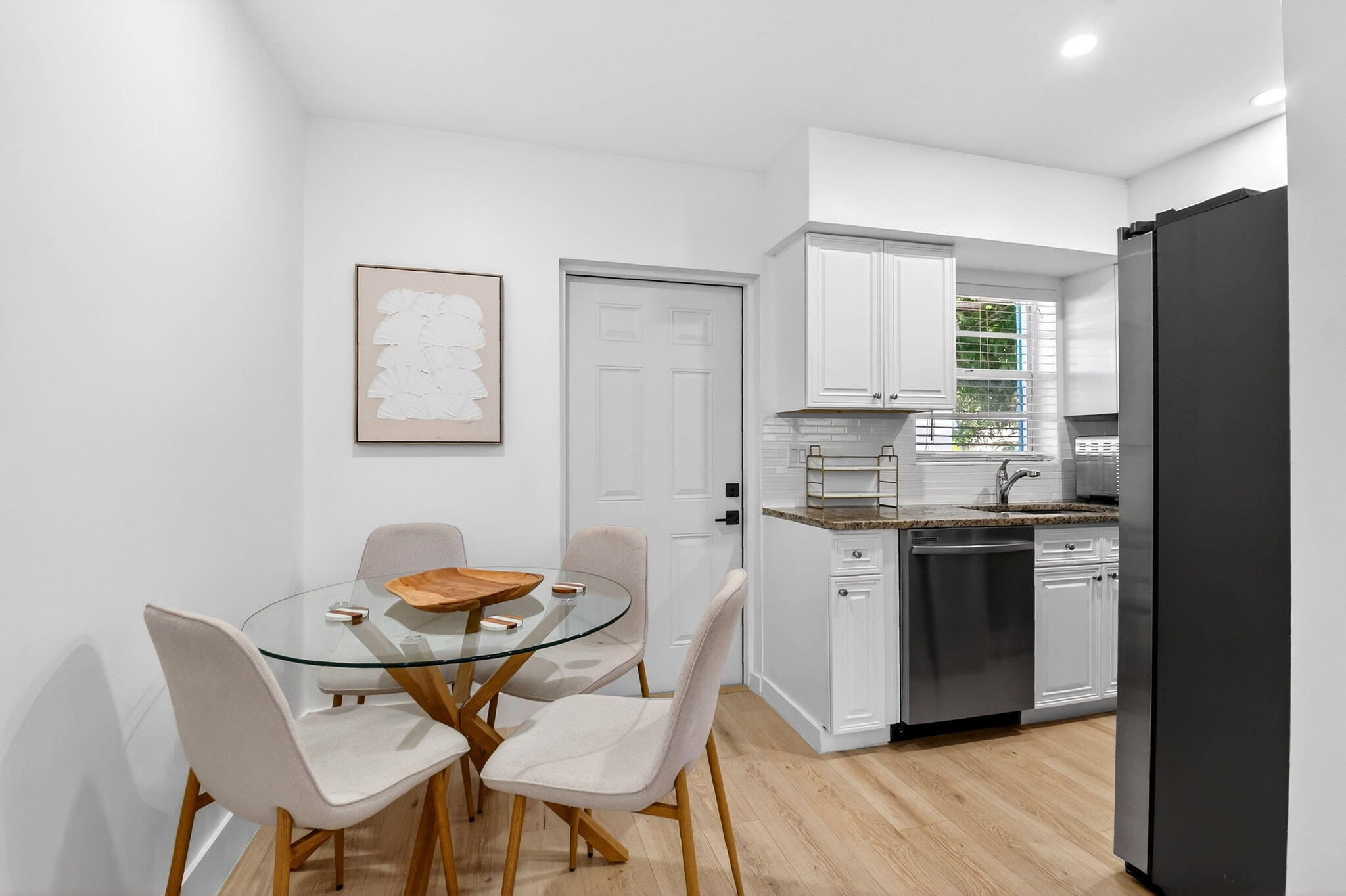 325 E Decarie Street