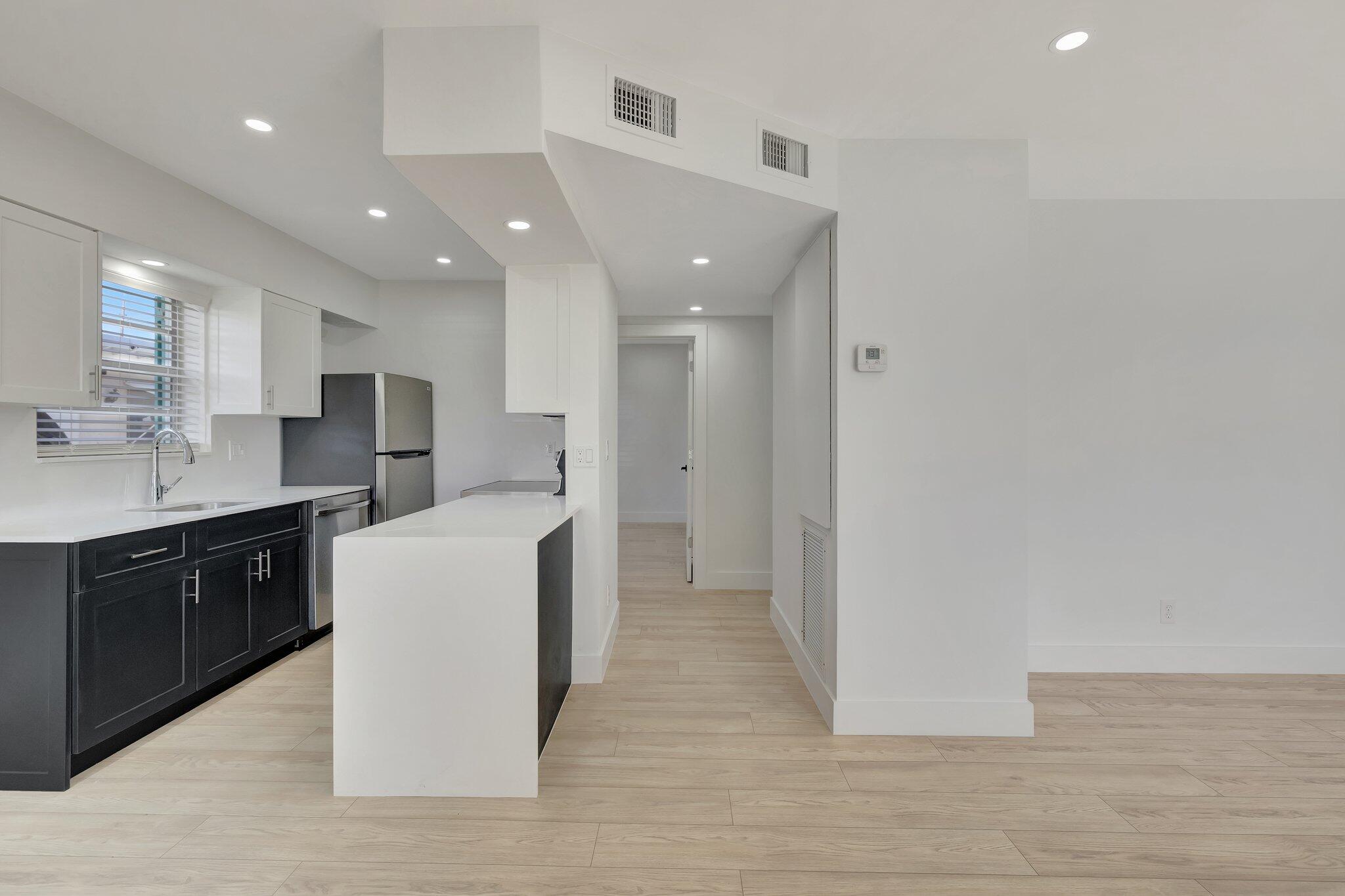 325 E Decarie Street