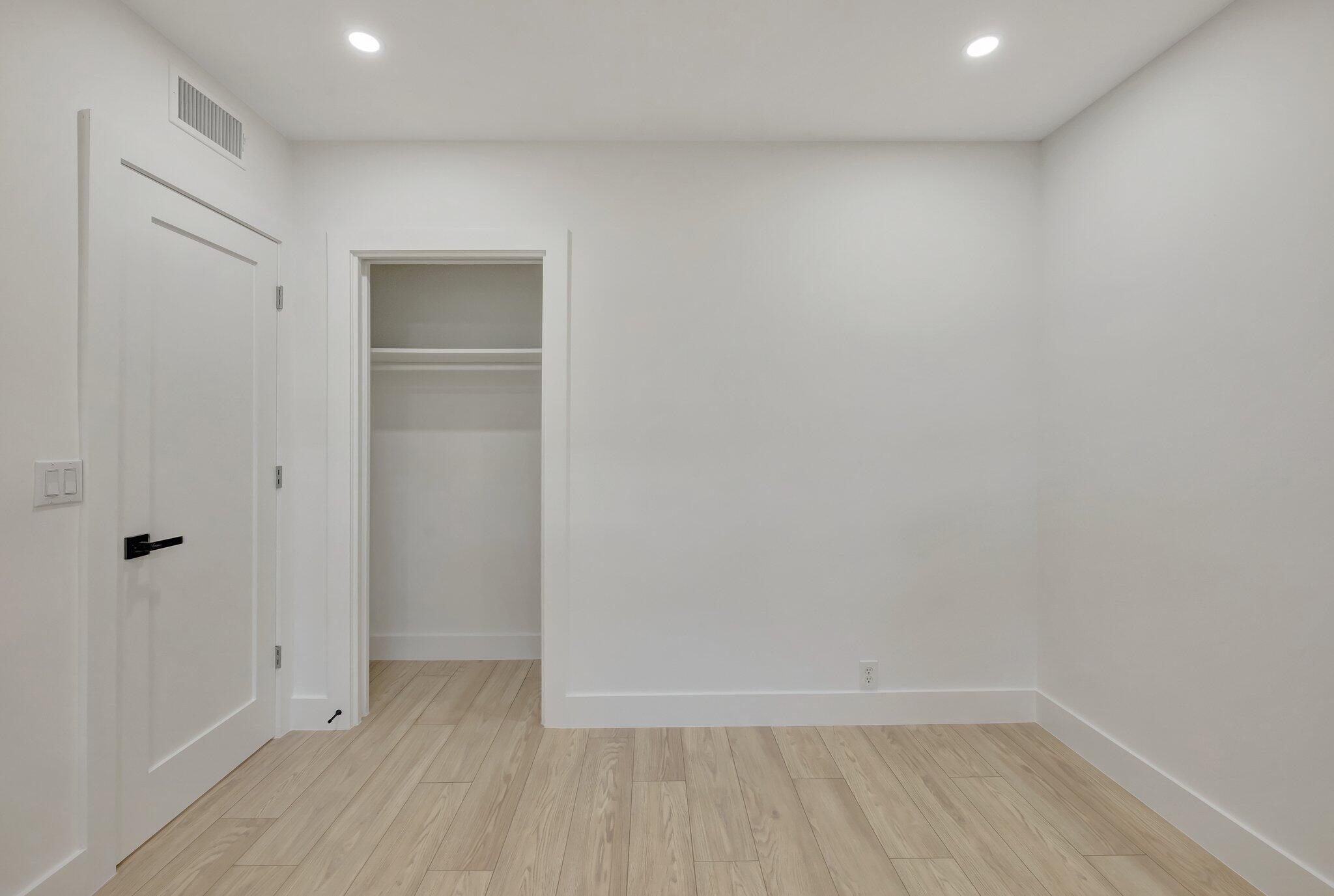 325 E Decarie Street