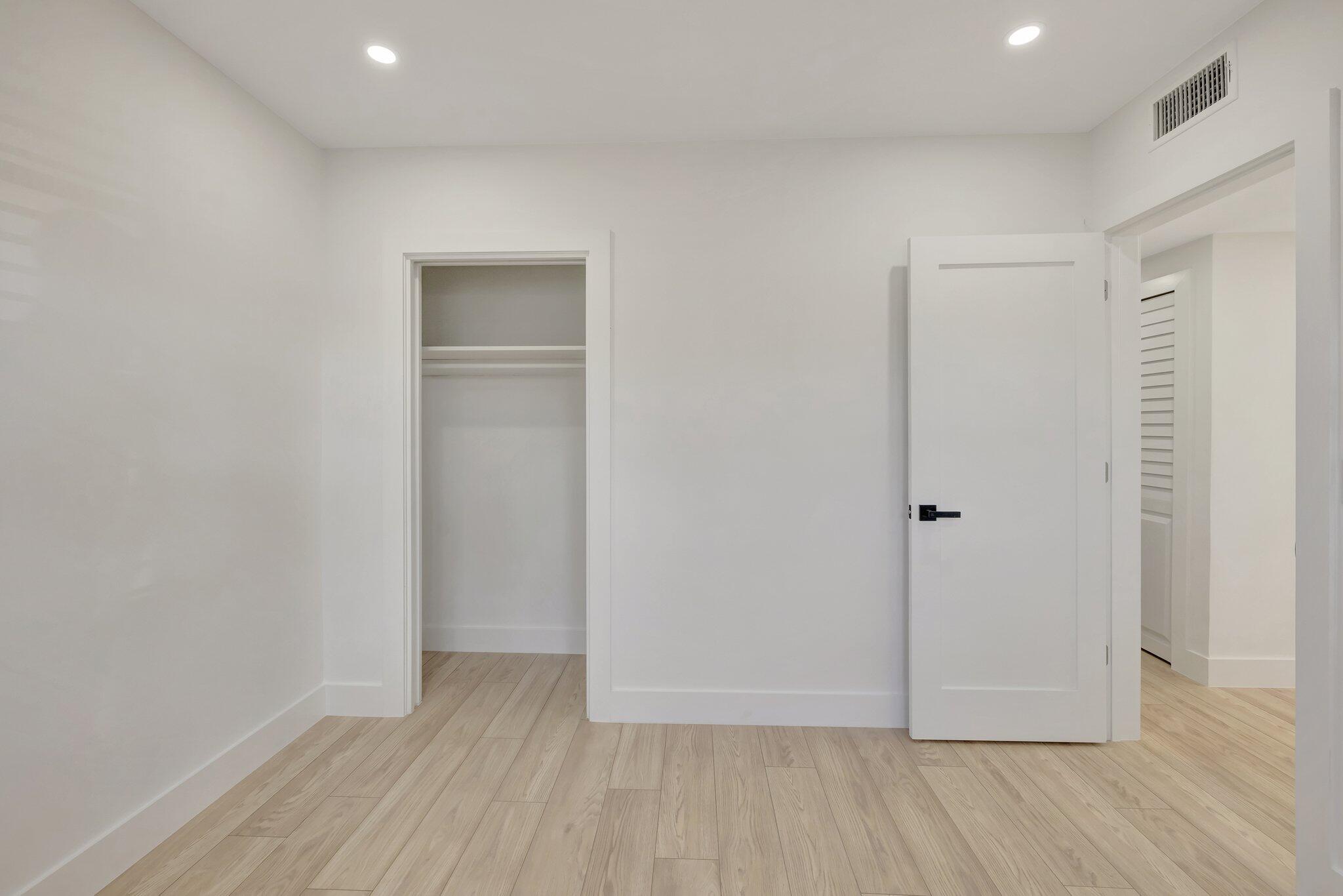325 E Decarie Street