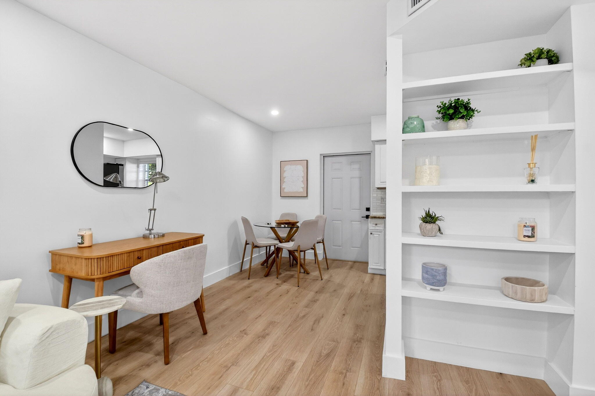 325 E Decarie Street