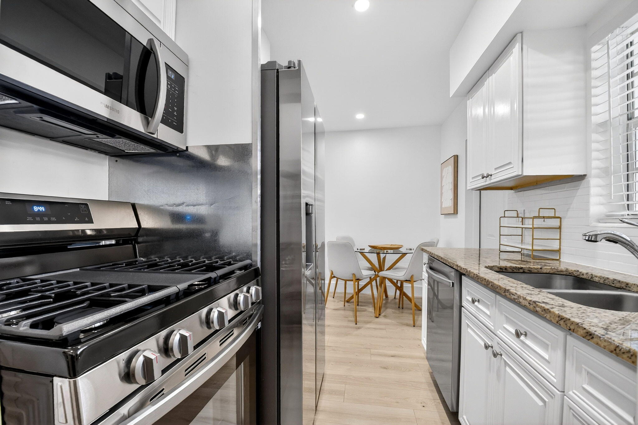 325 E Decarie Street