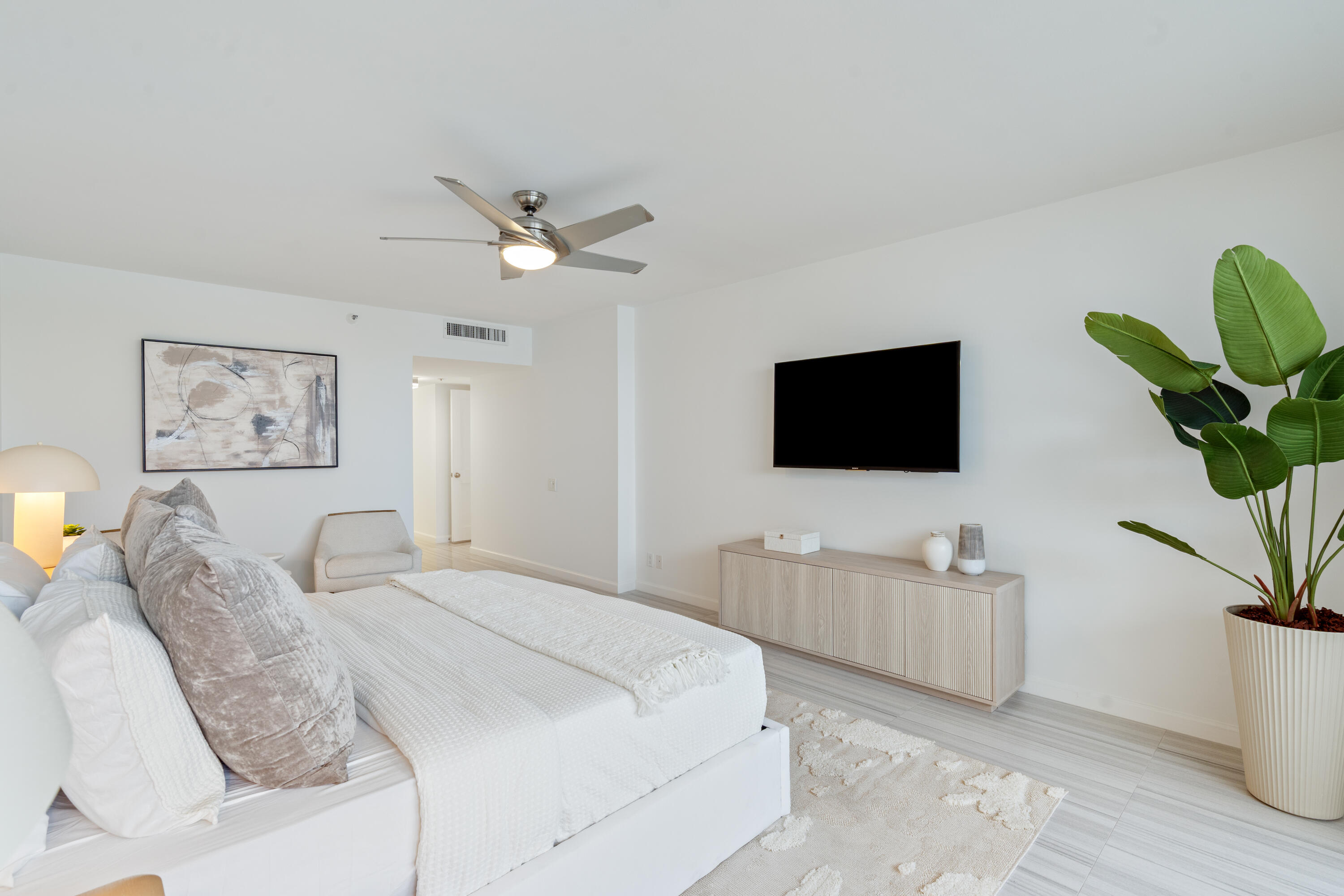 350 S Ocean 0012 Boulevard 1b