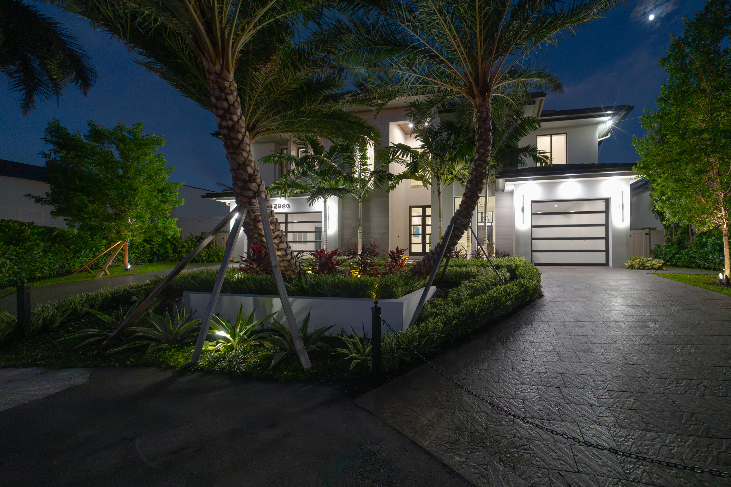 2880 NE 9th Street