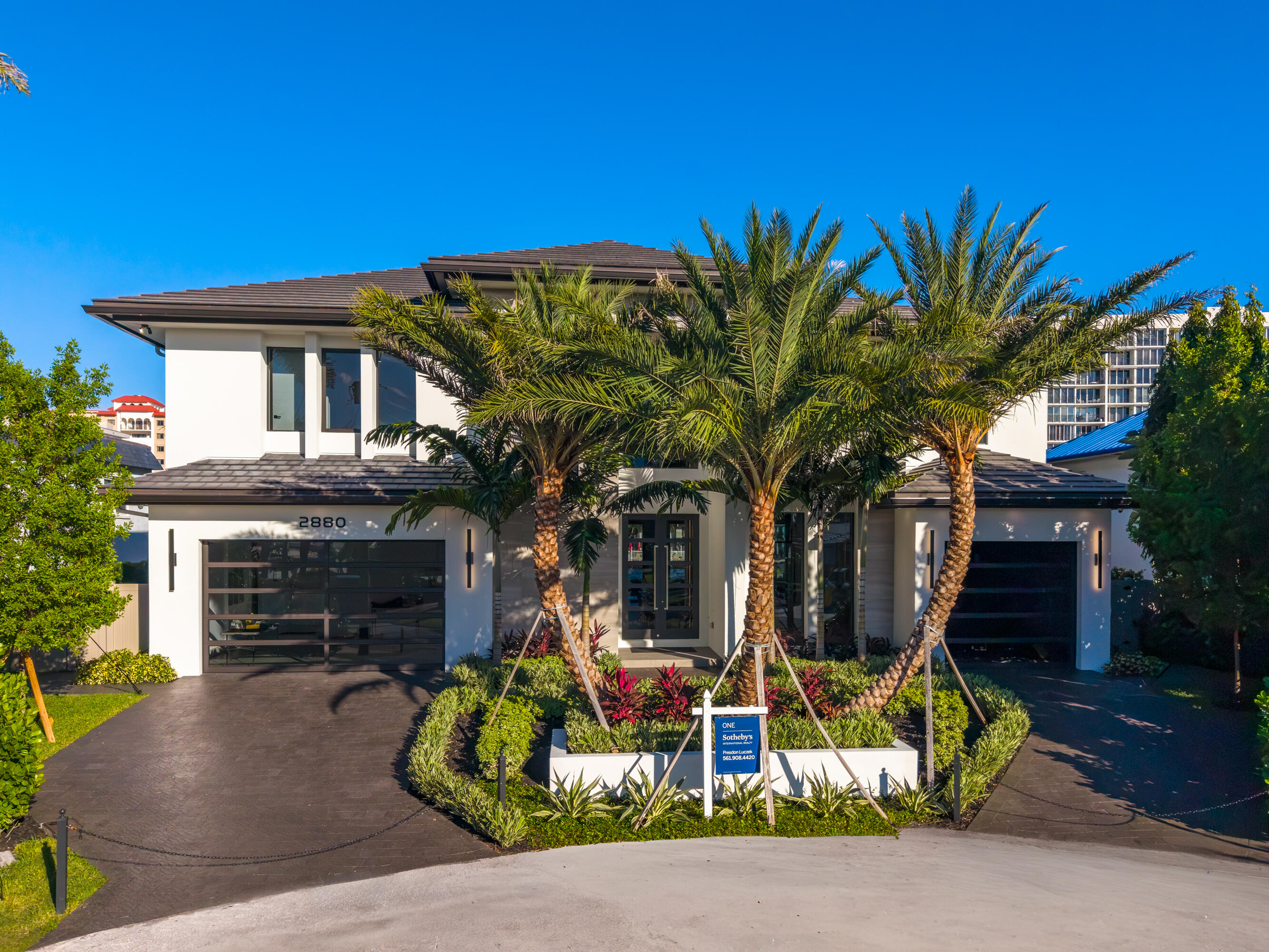 2880 NE 9th Street