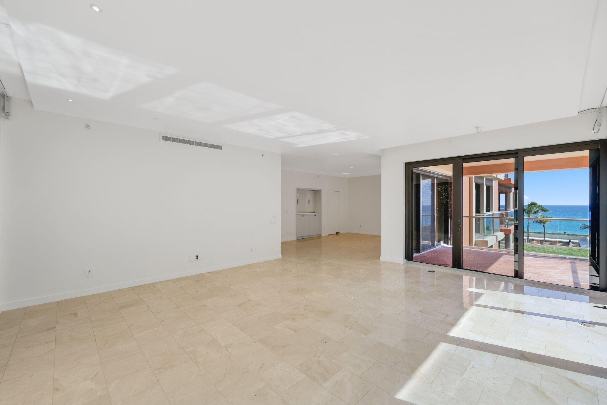 2 N Breakers Row S32