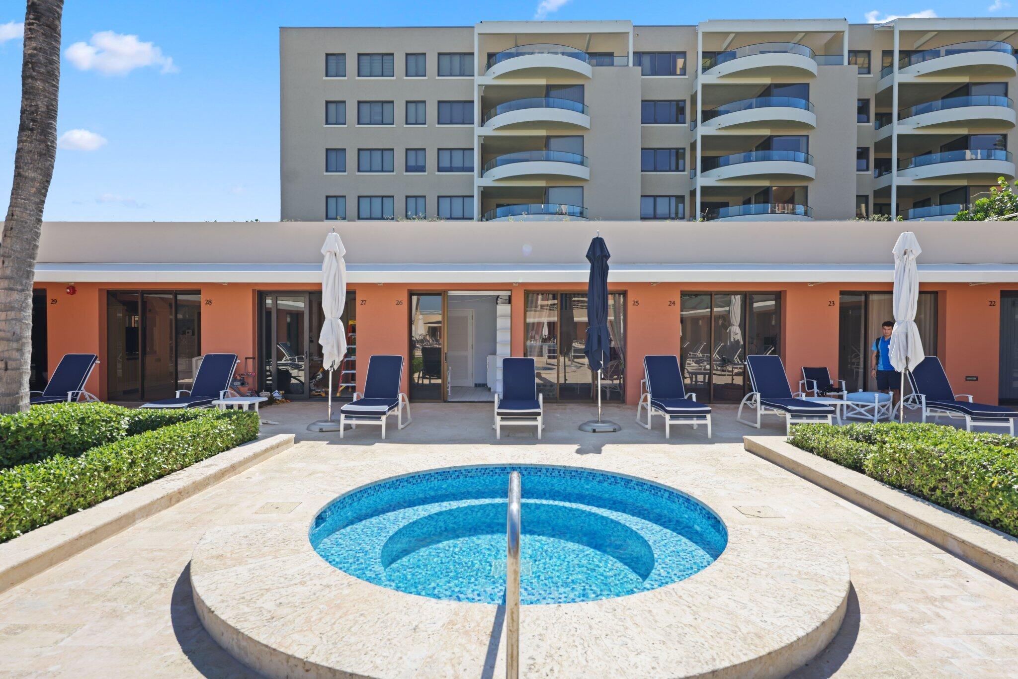 2 N Breakers Row S32