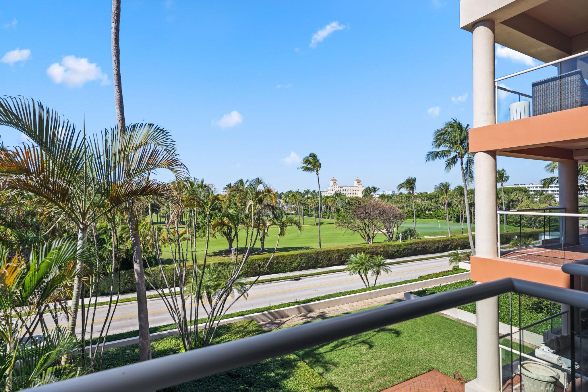 2 N Breakers Row S32