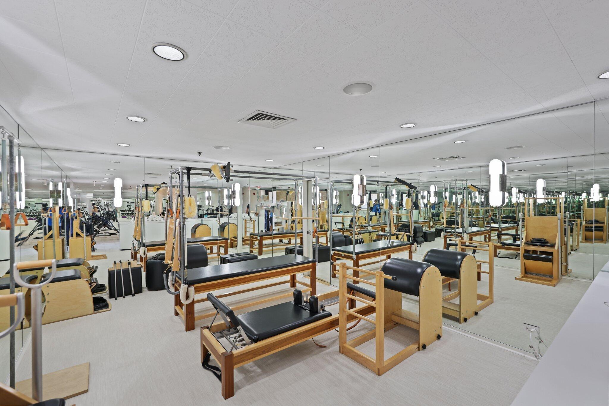 2 N Breakers Row S32