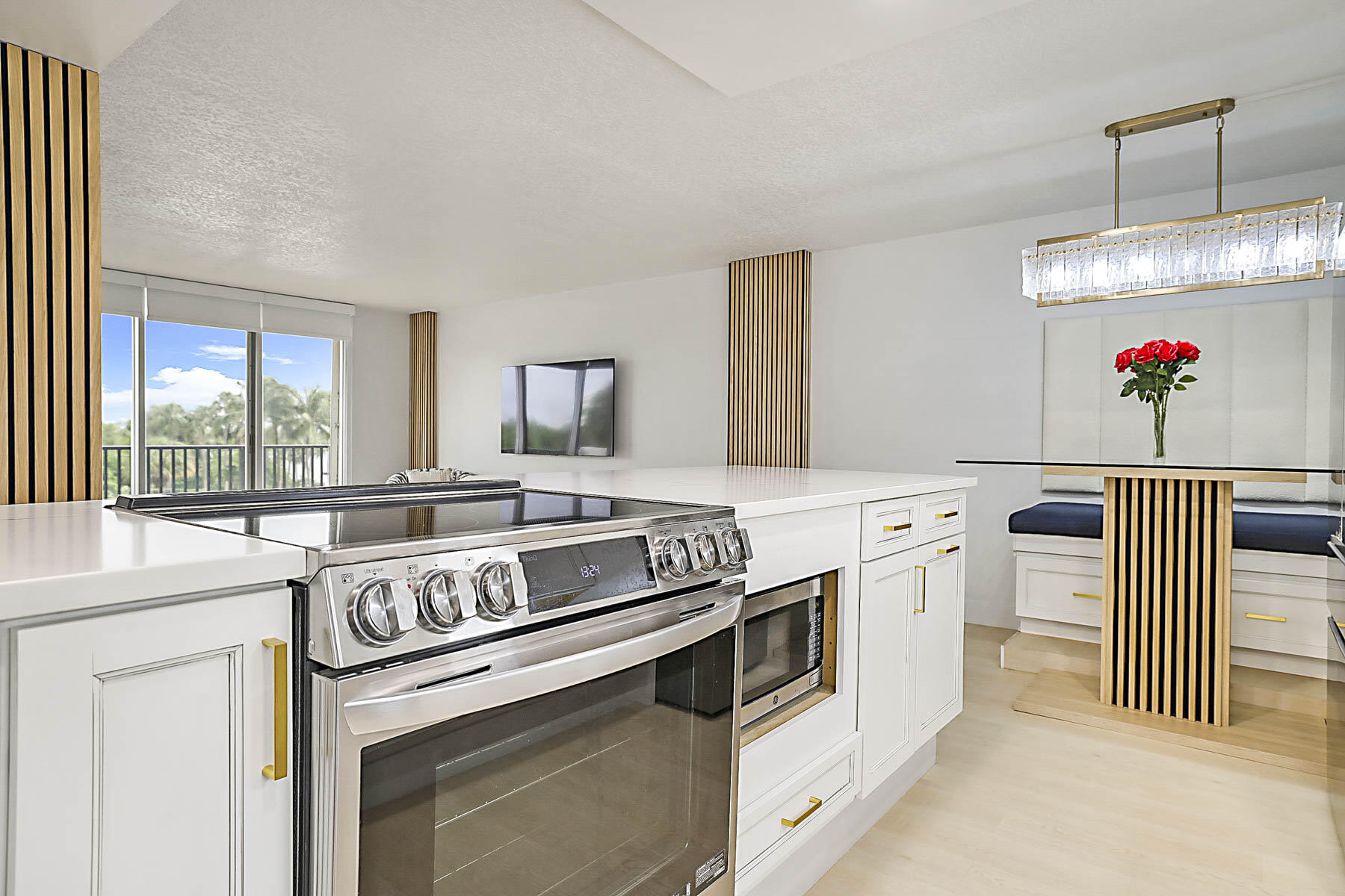 2121 N Ocean Boulevard 305w