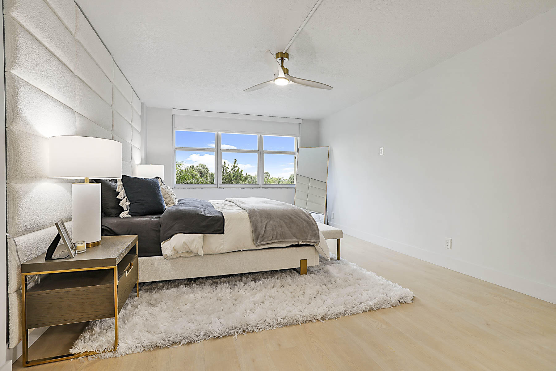 2121 N Ocean Boulevard 305w