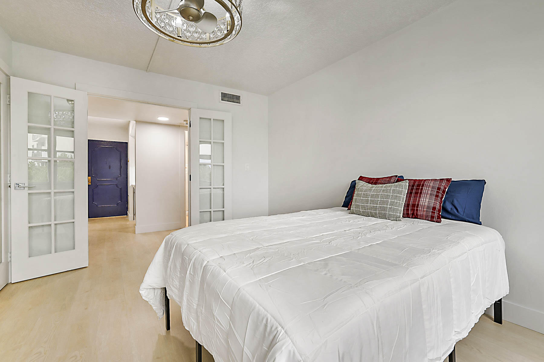 2121 N Ocean Boulevard 305w