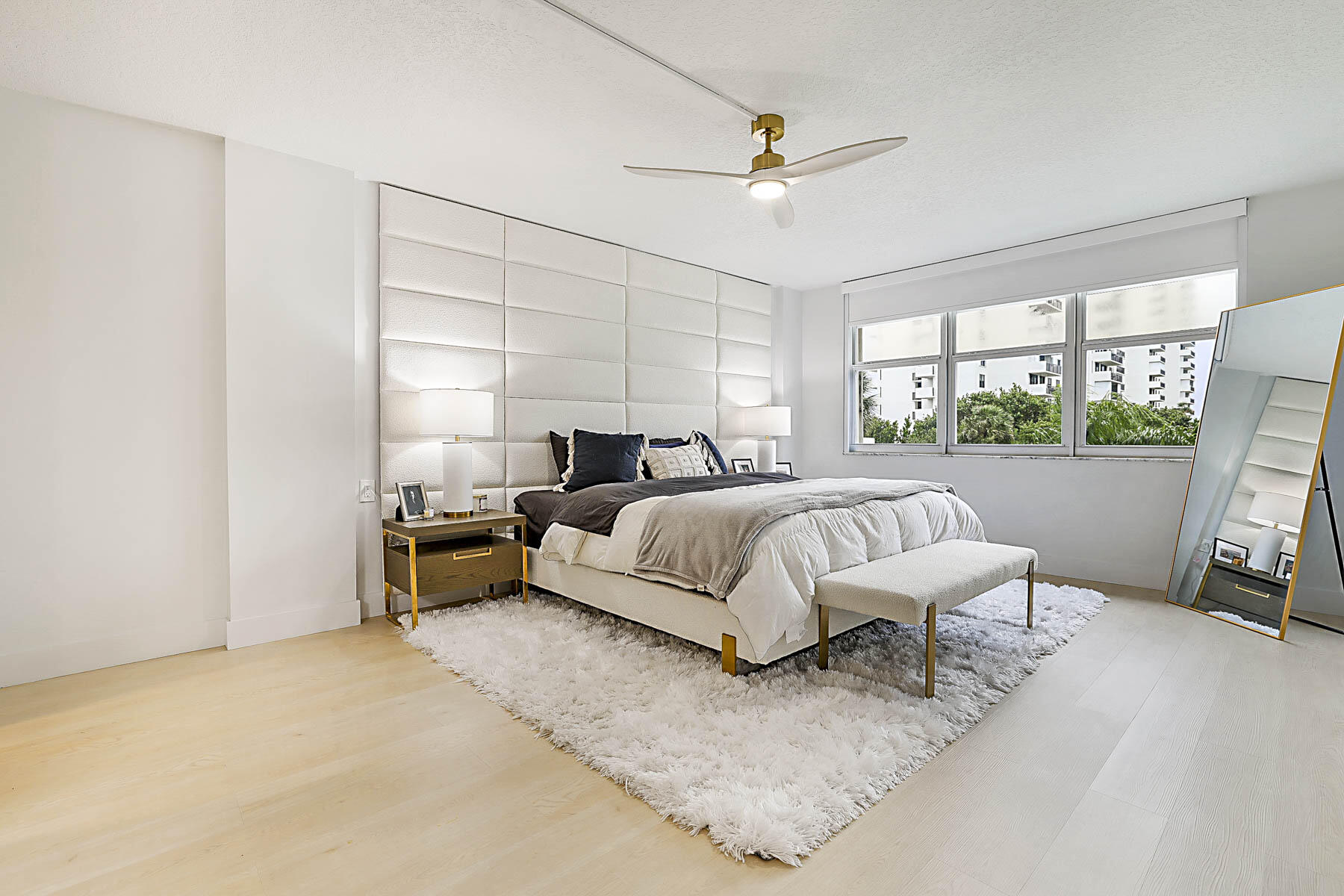 2121 N Ocean Boulevard 305w
