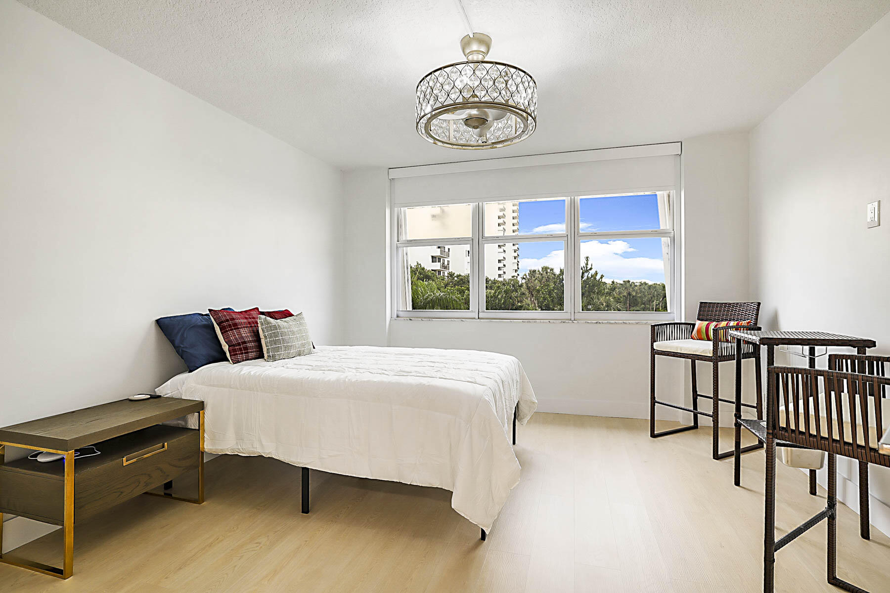 2121 N Ocean Boulevard 305w