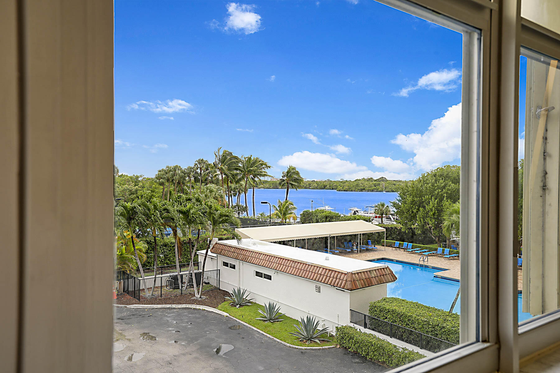 2121 N Ocean Boulevard 305w