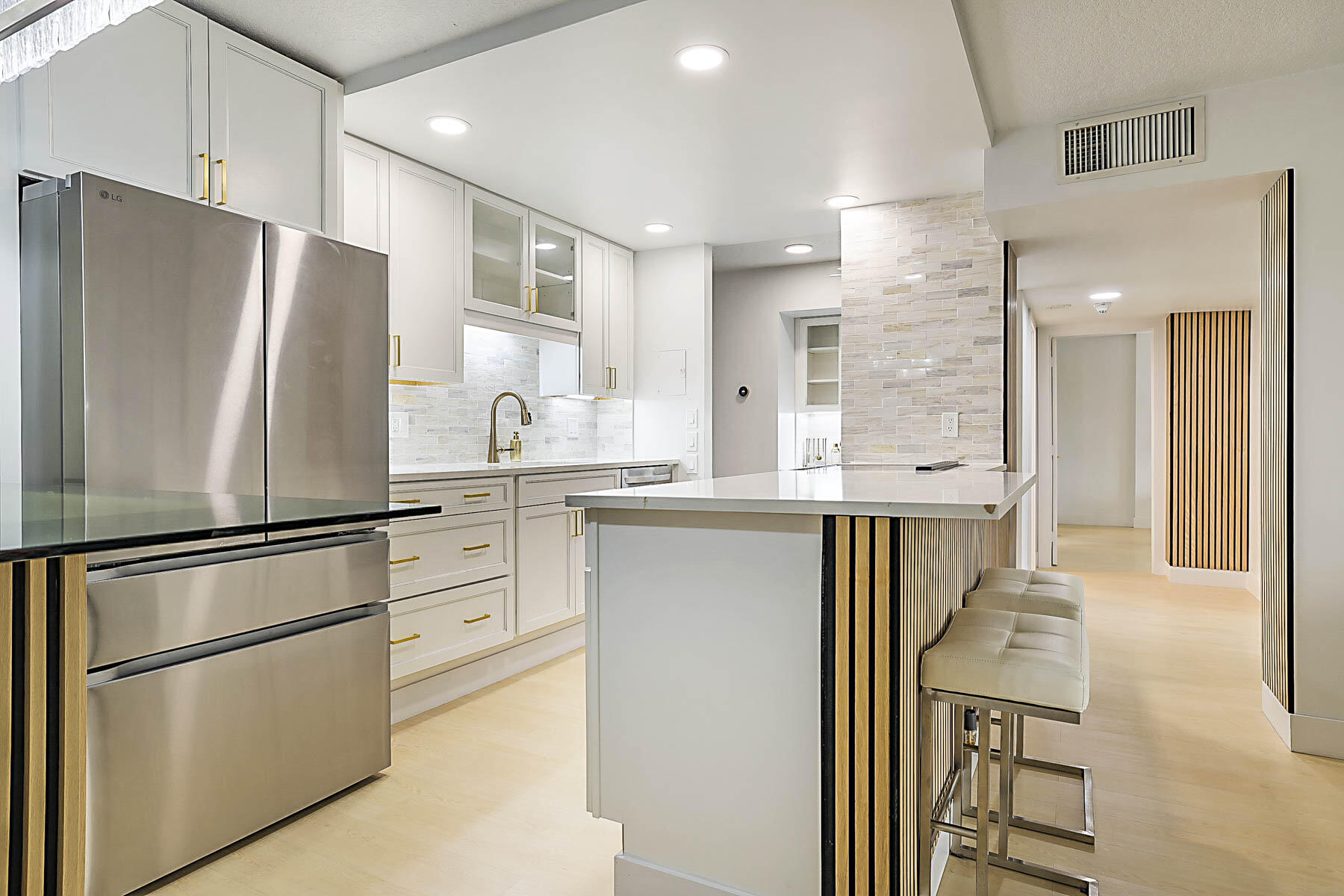 2121 N Ocean Boulevard 305w