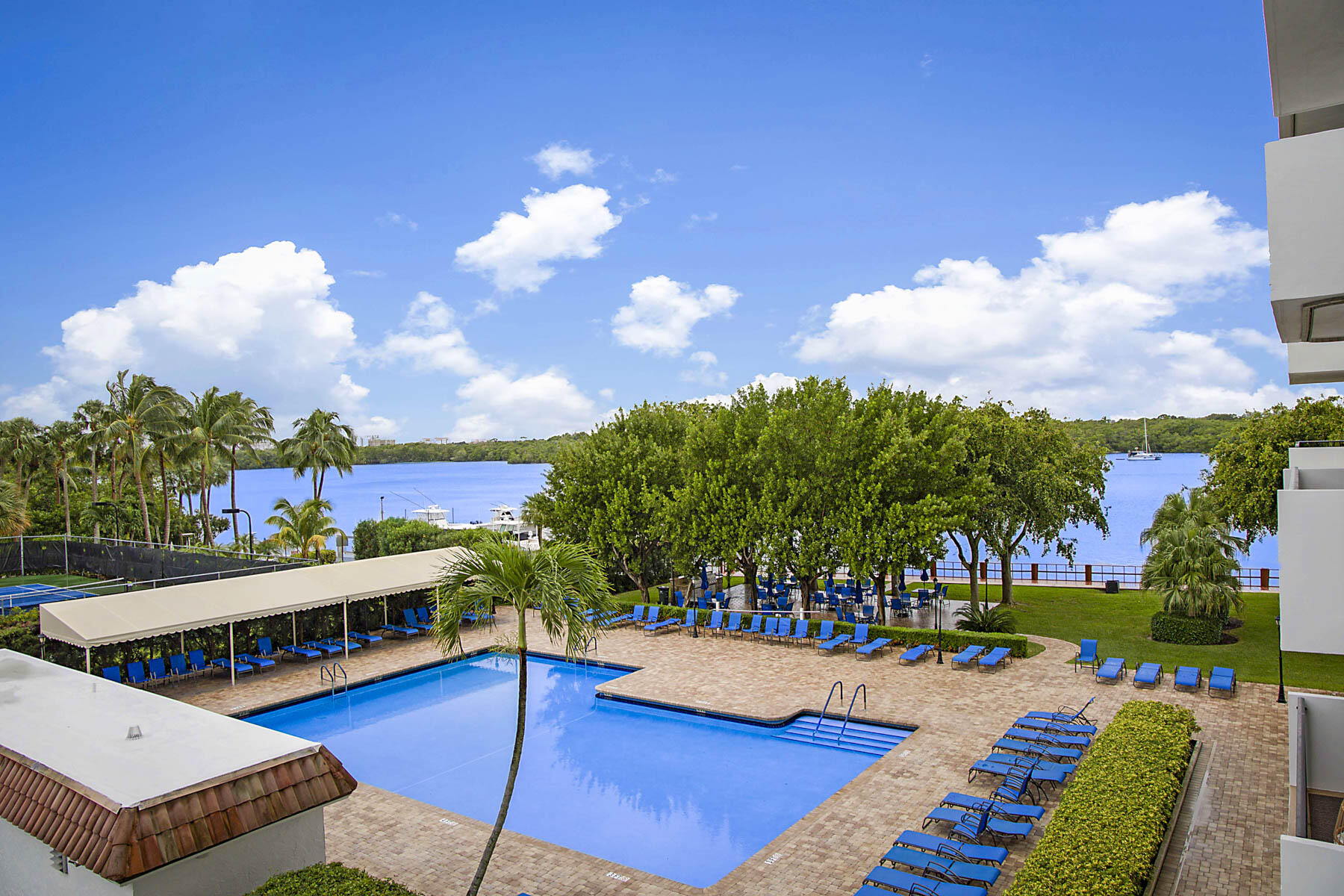 2121 N Ocean Boulevard 305w