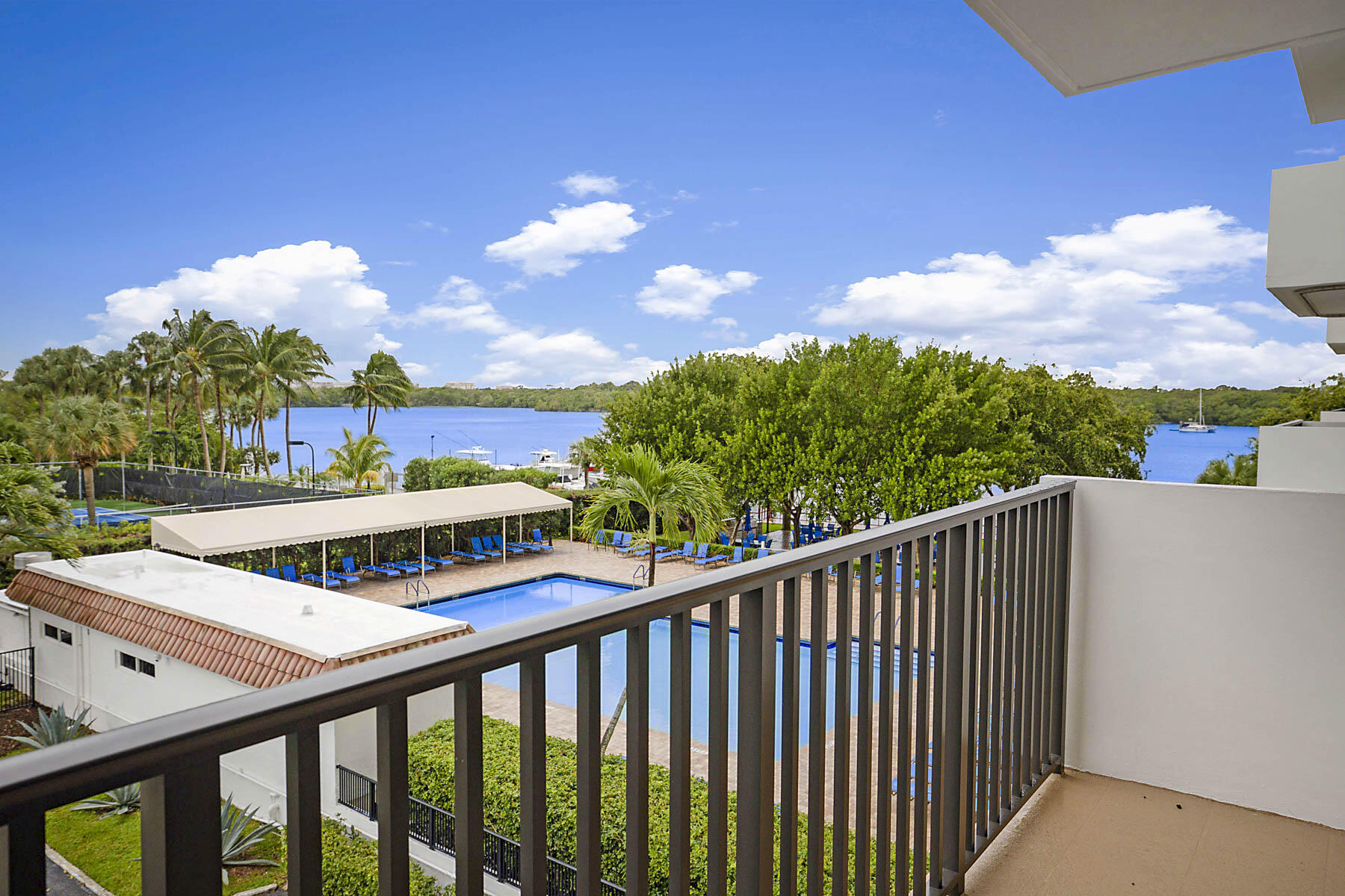 2121 N Ocean Boulevard 305w
