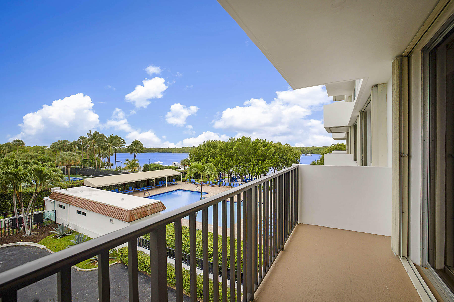 2121 N Ocean Boulevard 305w