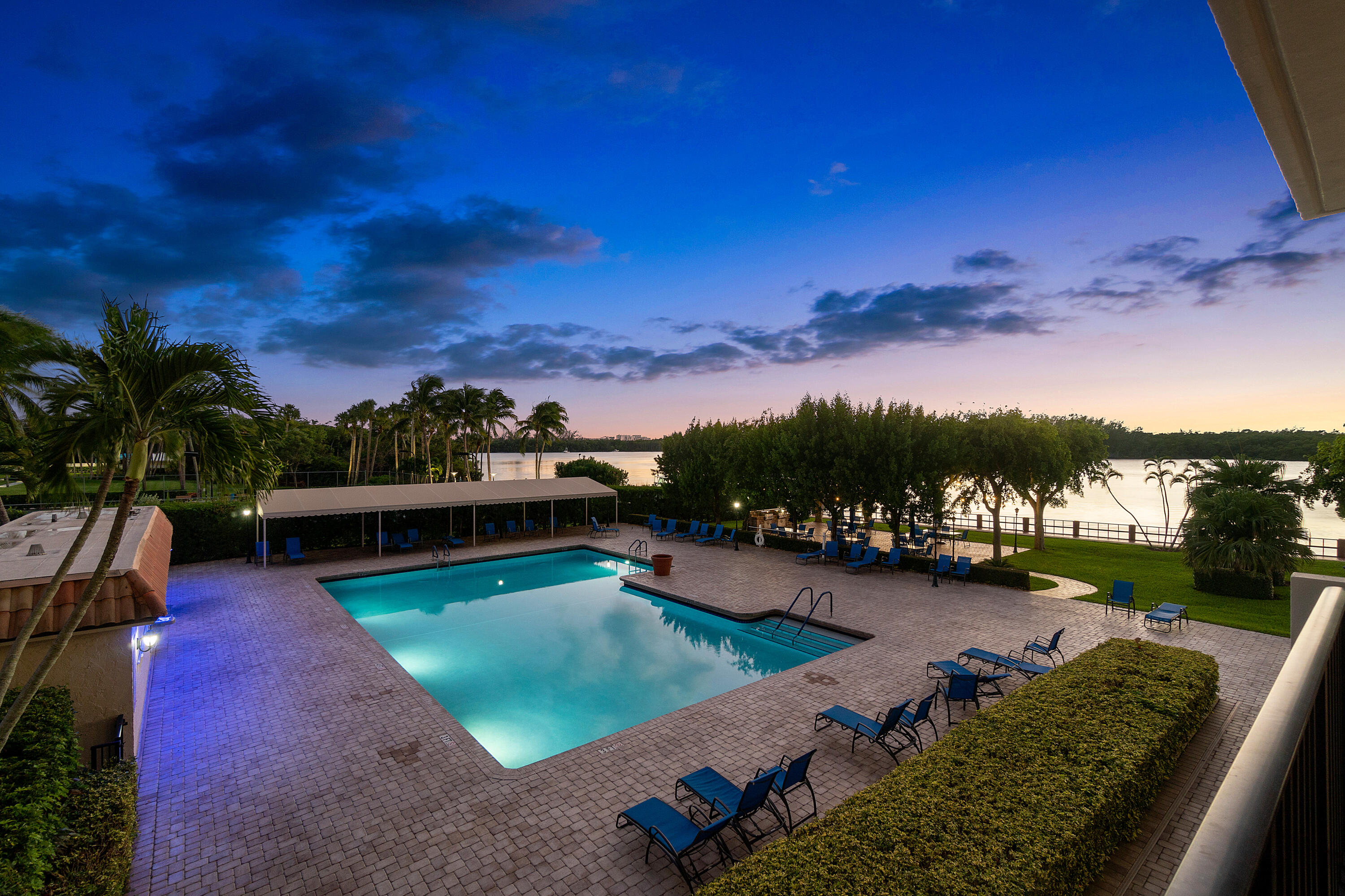 2121 N Ocean Boulevard 305w