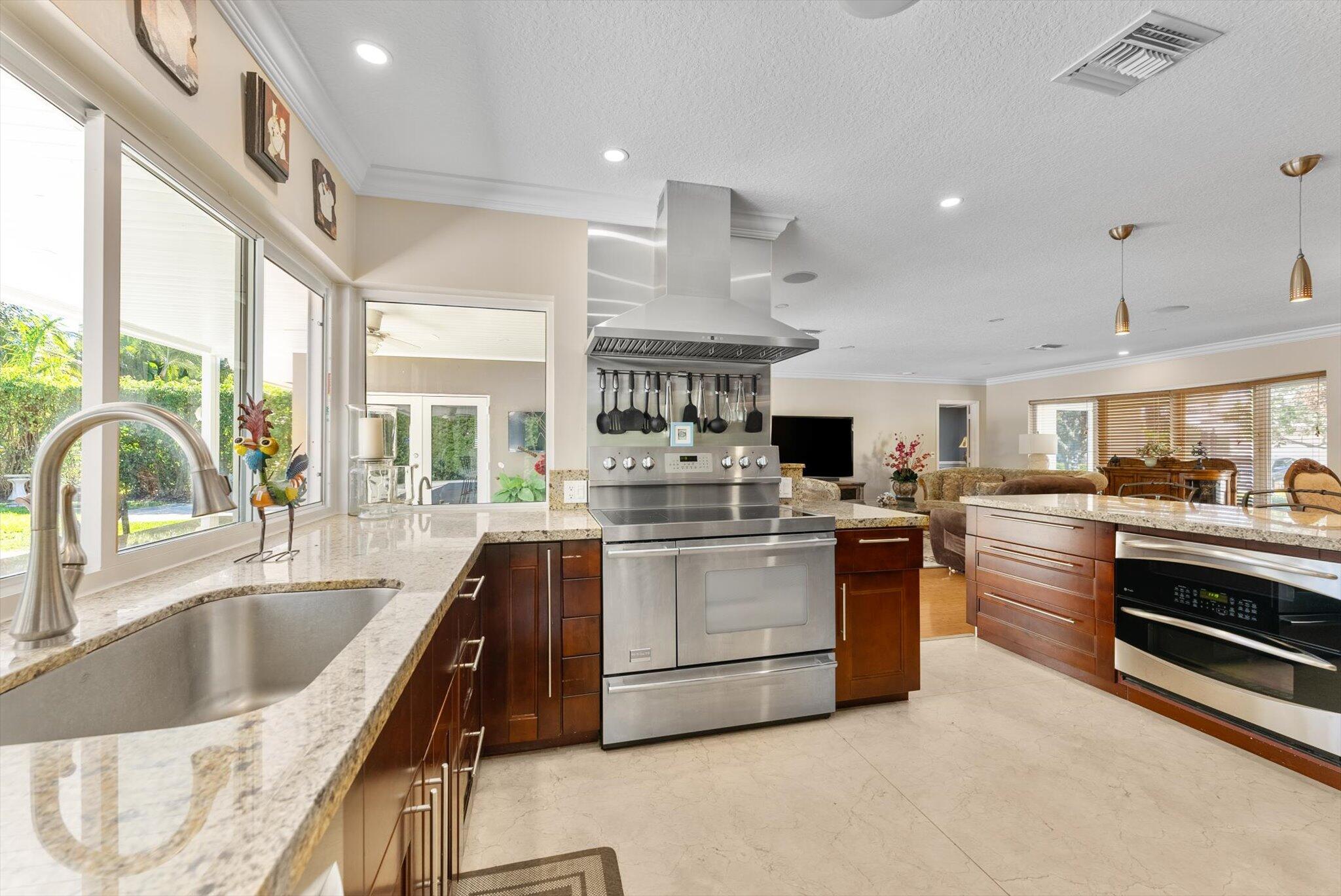 1170 SW Pepperridge Terrace