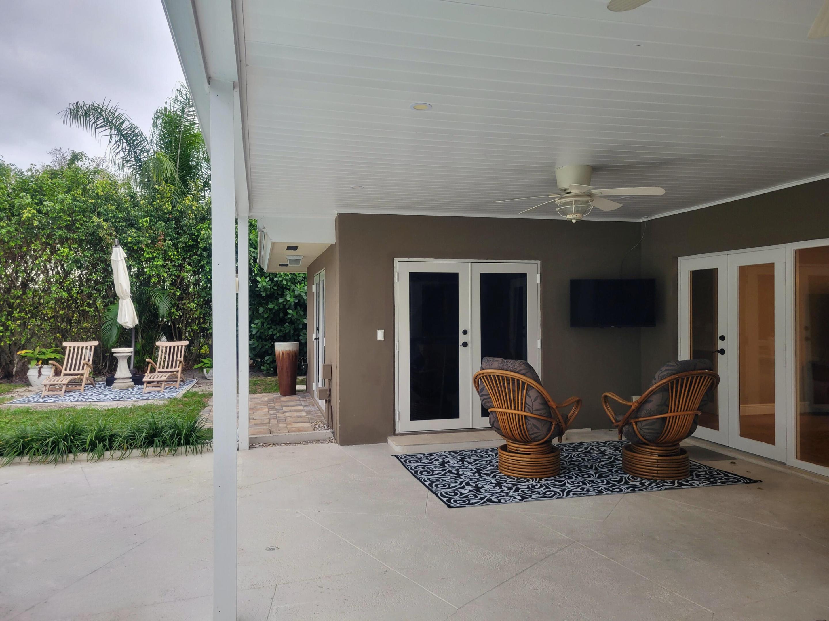 1170 SW Pepperridge Terrace