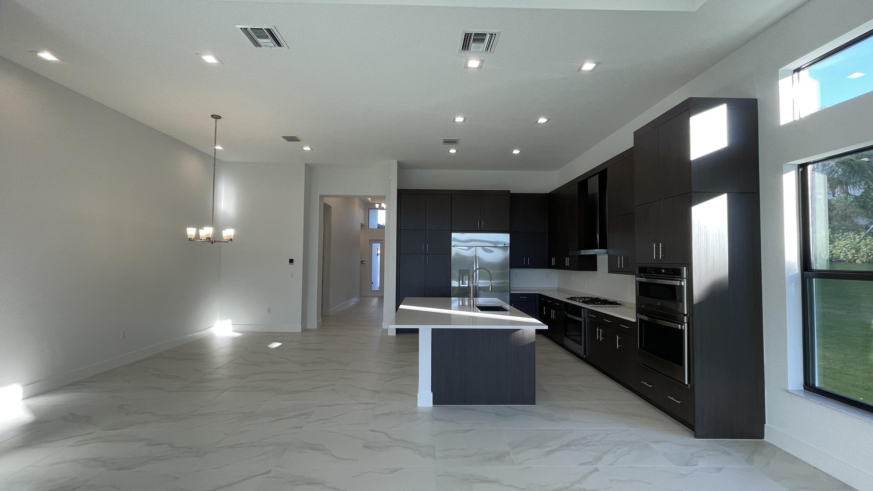 9338 Tulip Leaf Court