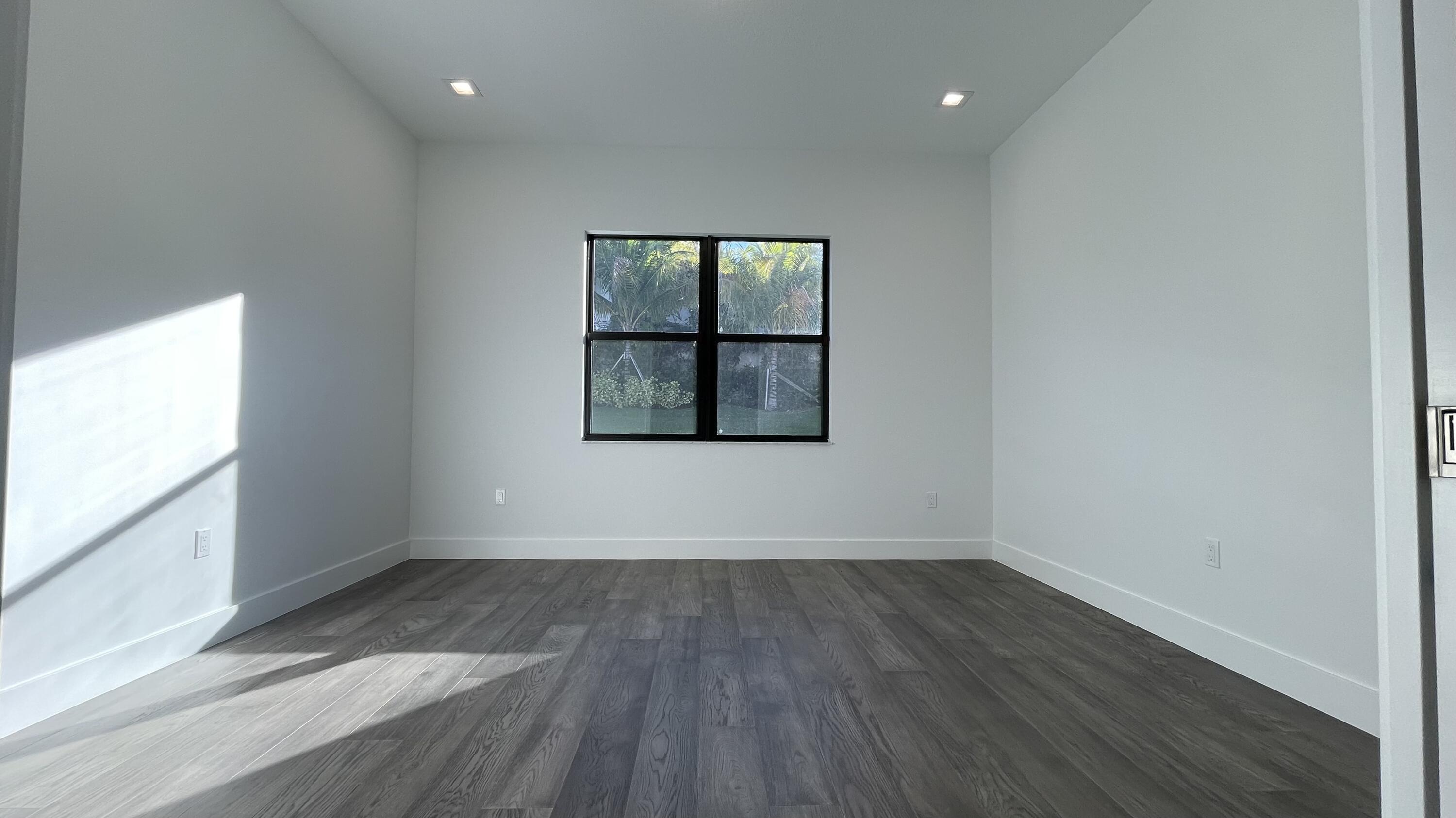 9338 Tulip Leaf Court
