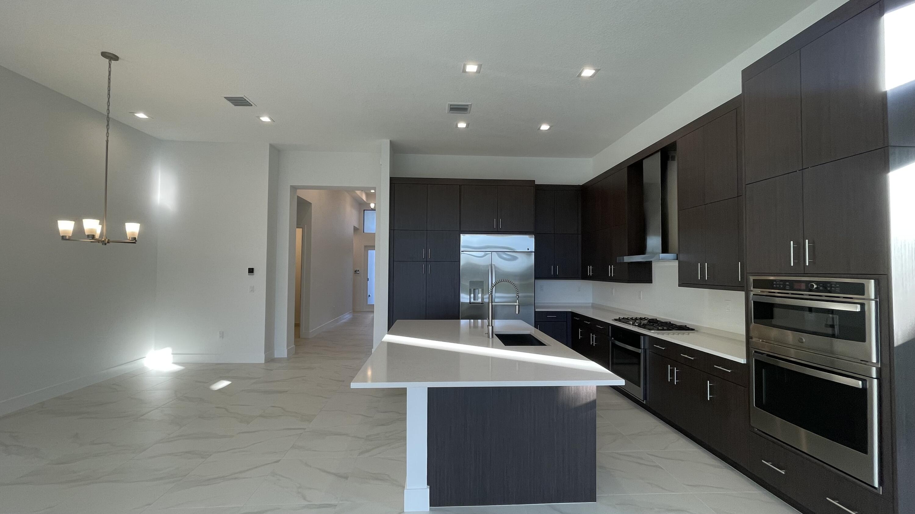 9338 Tulip Leaf Court