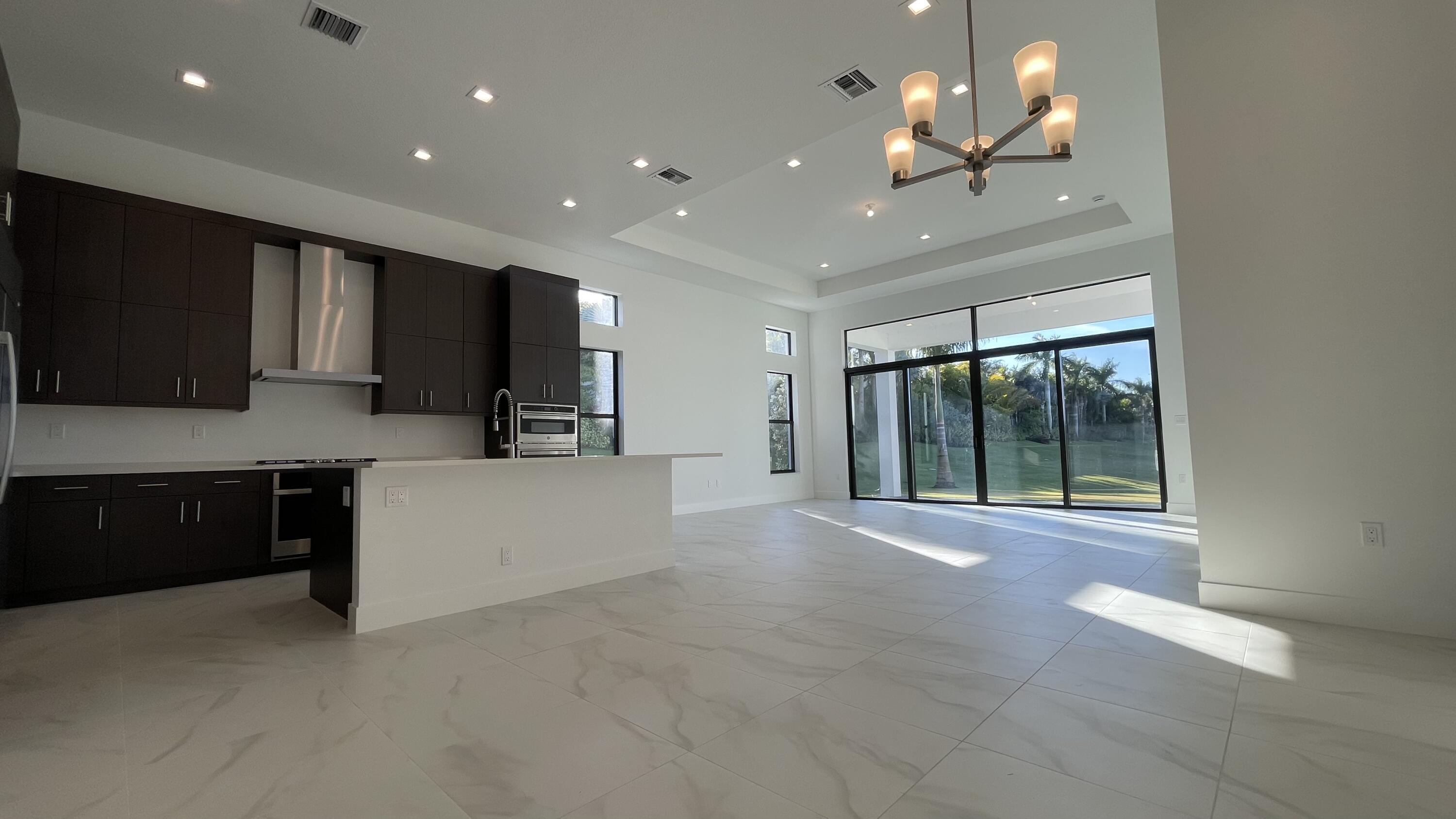 9338 Tulip Leaf Court