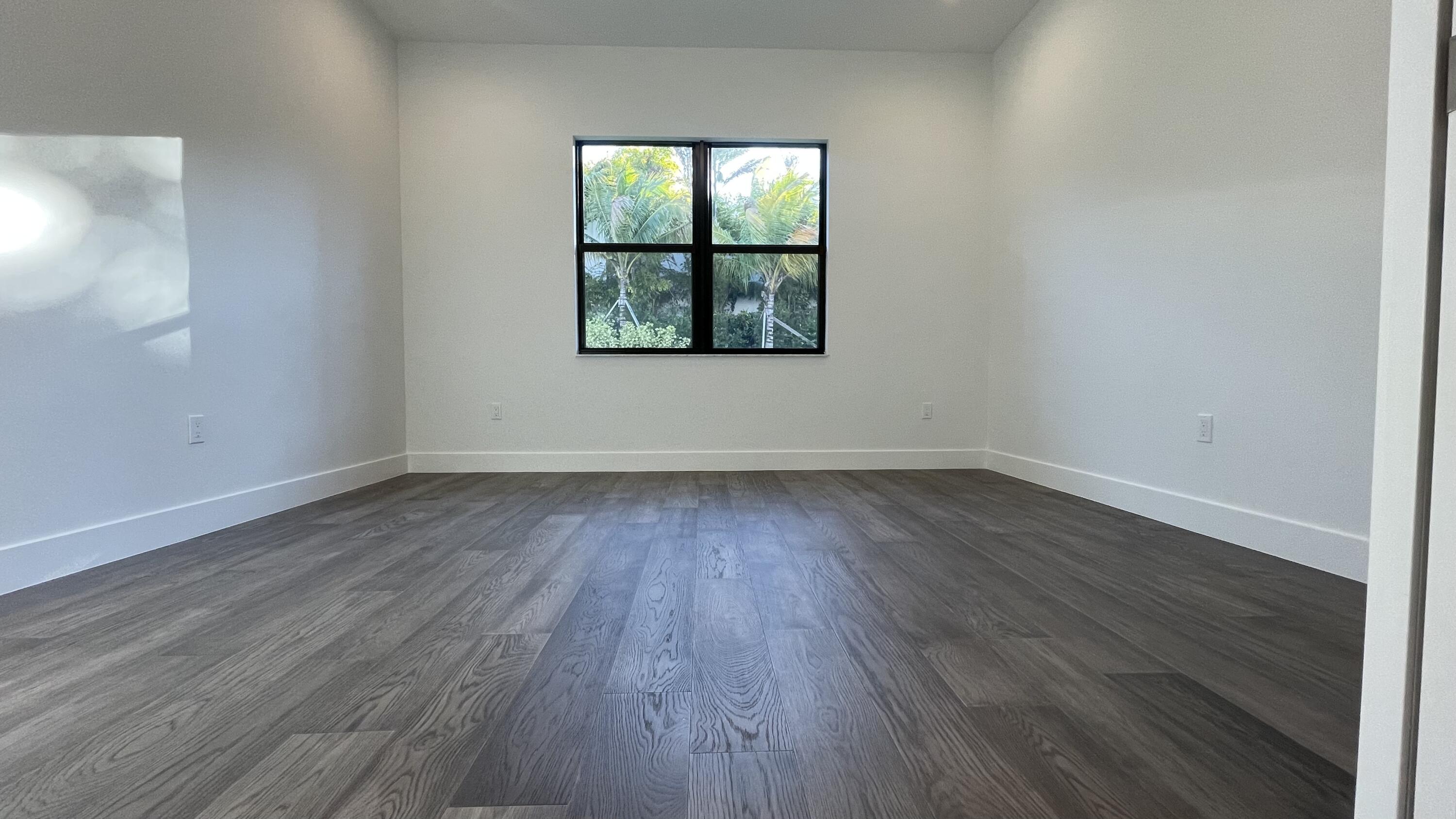 9338 Tulip Leaf Court
