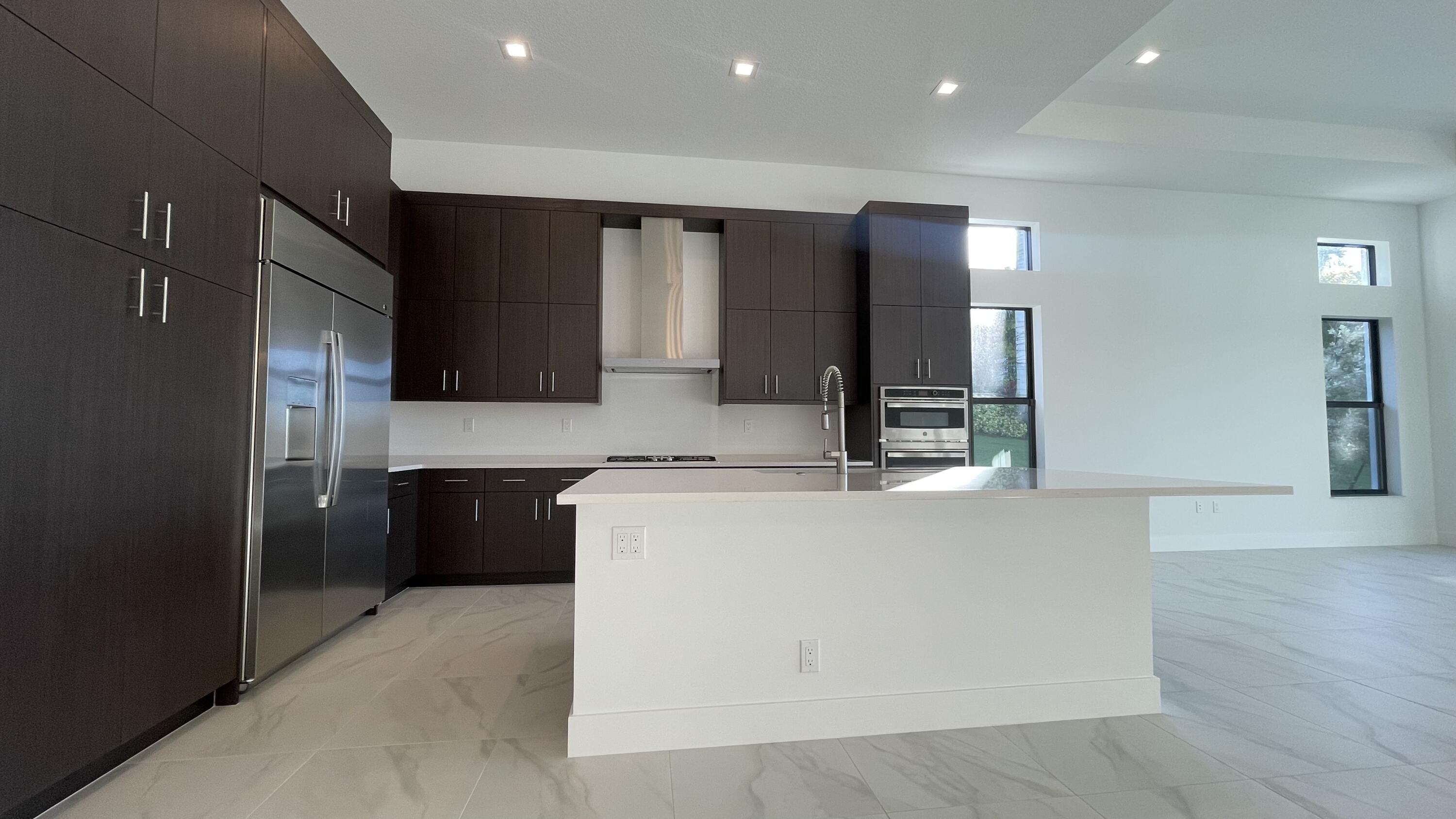 9338 Tulip Leaf Court