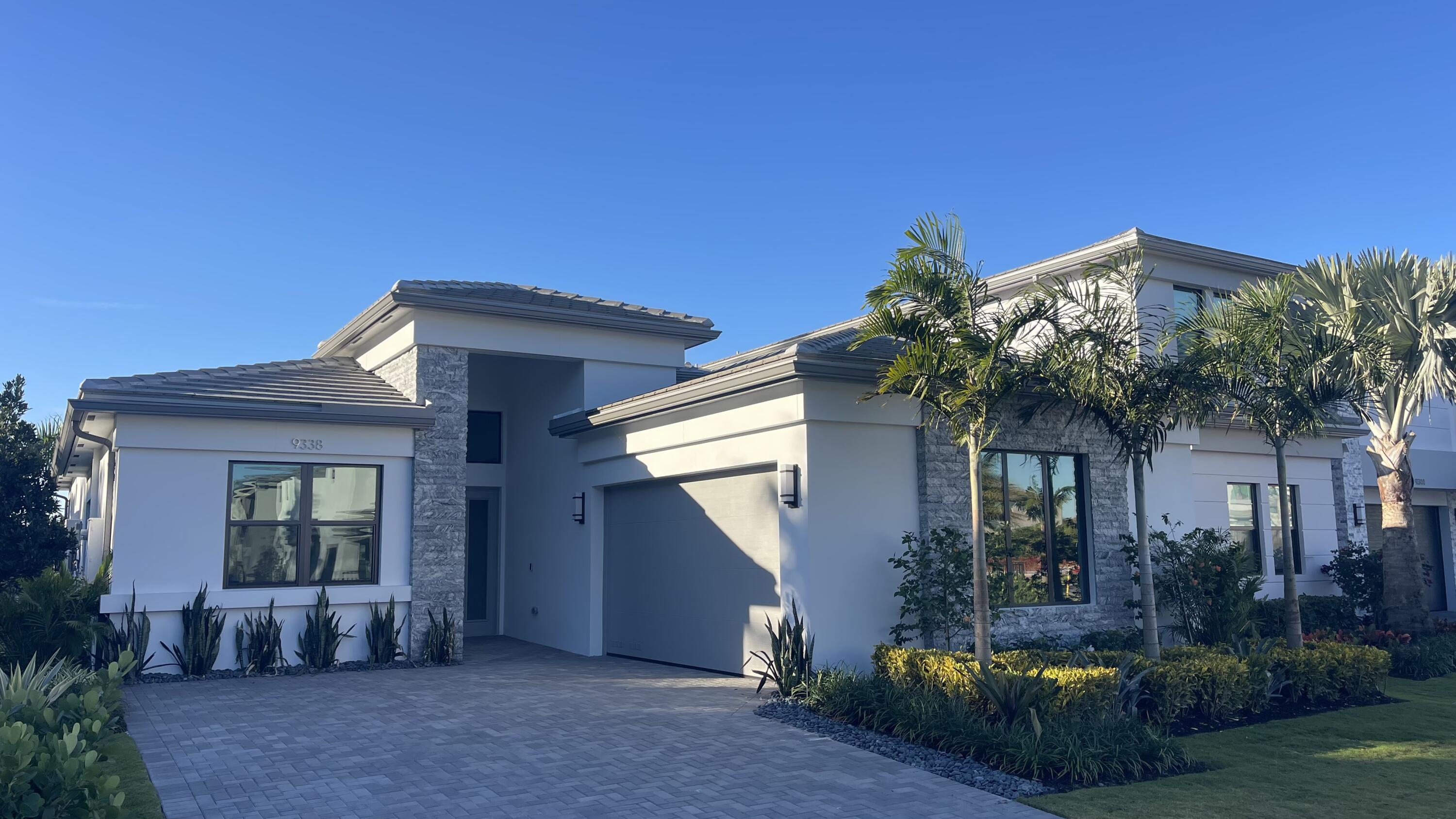 9338 Tulip Leaf Court
