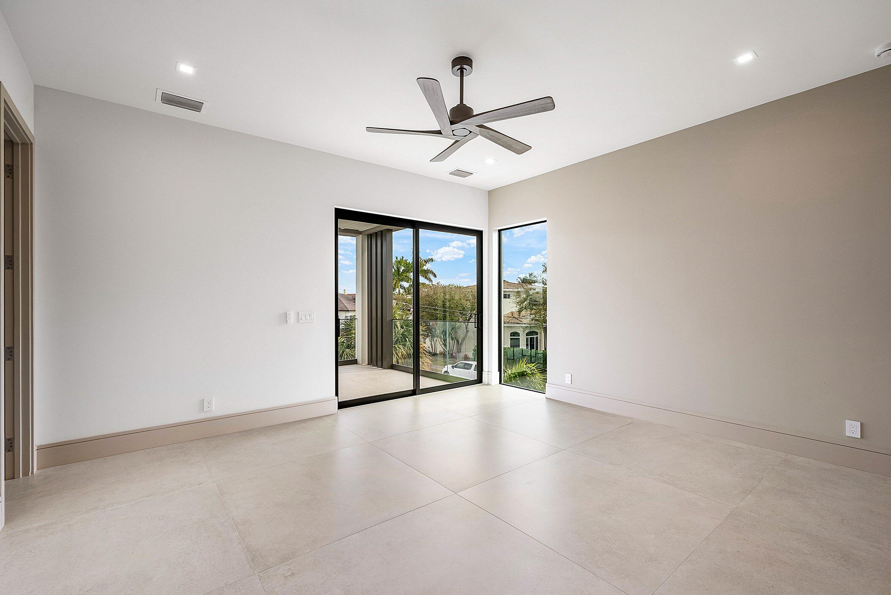 299 NE 7th Street